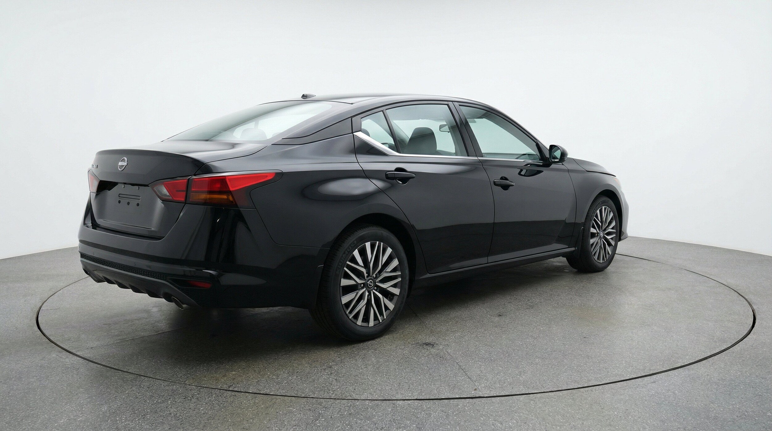 Thumbnail: 2025 Nissan Altima - 9