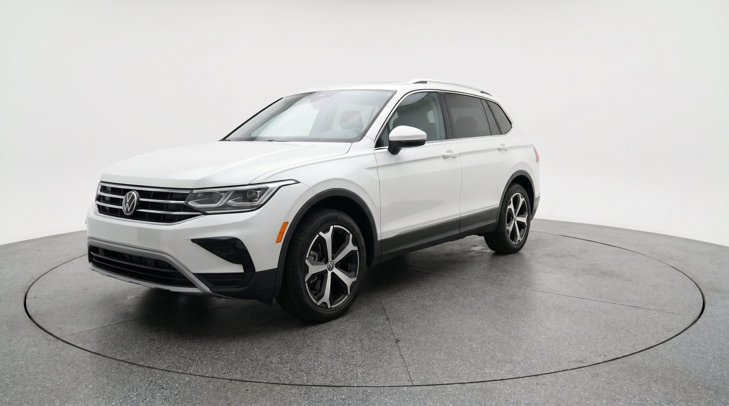 Thumbnail: 2026 Volkswagen Tiguan - 3