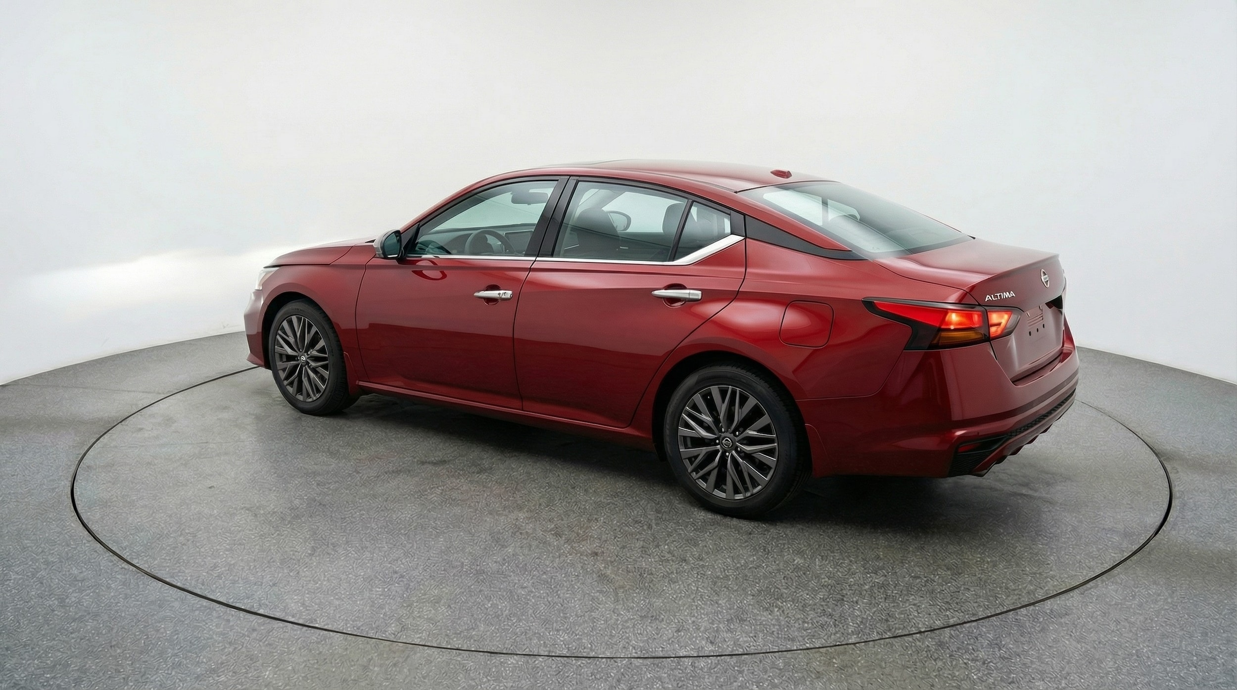 Thumbnail: 2025 Nissan Altima - 5