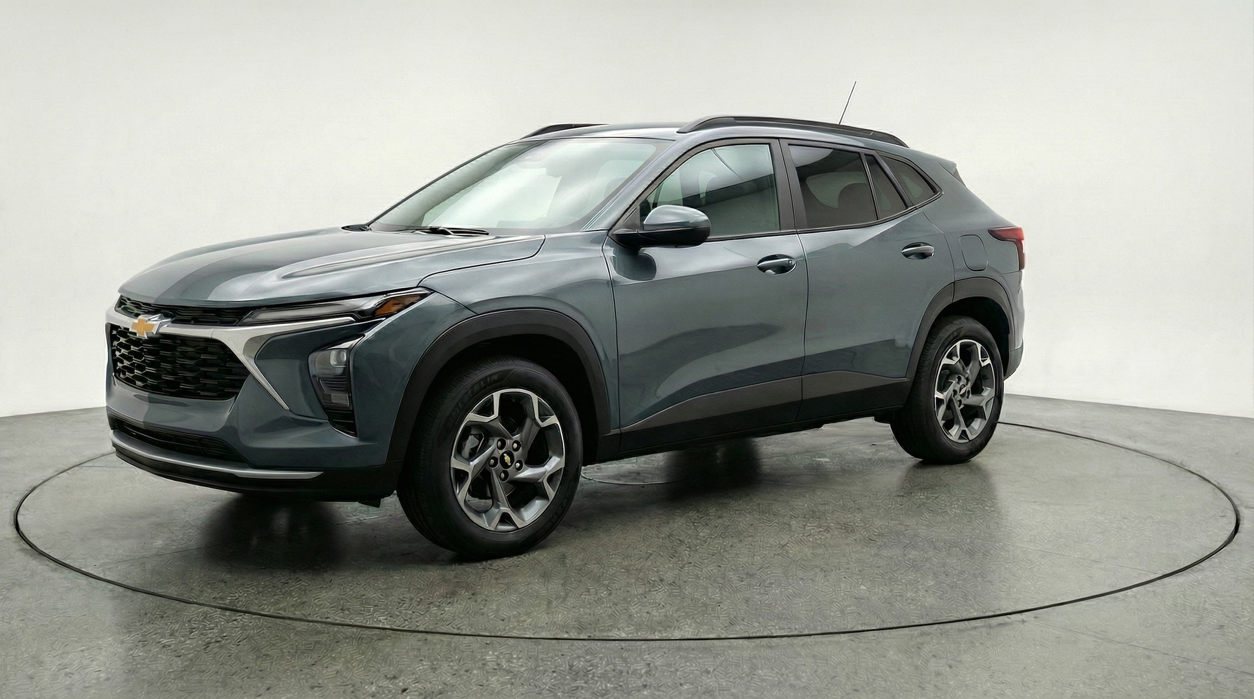 Thumbnail: 2025 Chevrolet Trax - 3