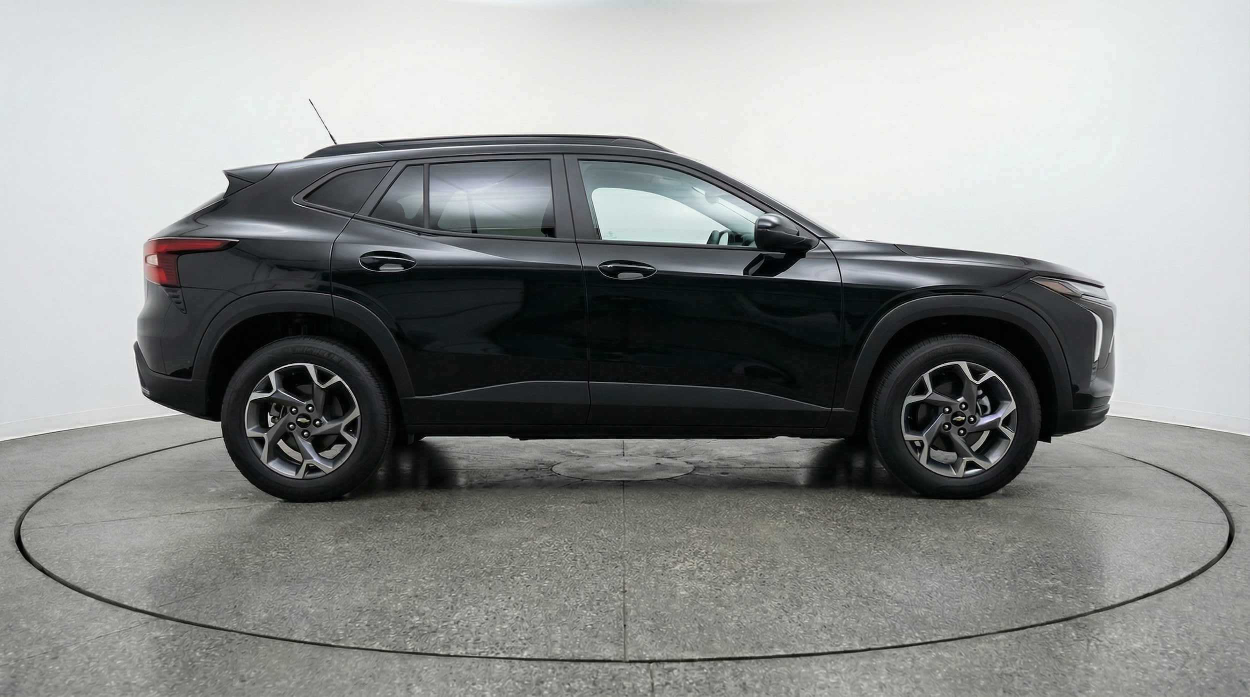 Thumbnail: 2025 Chevrolet Trax - 8