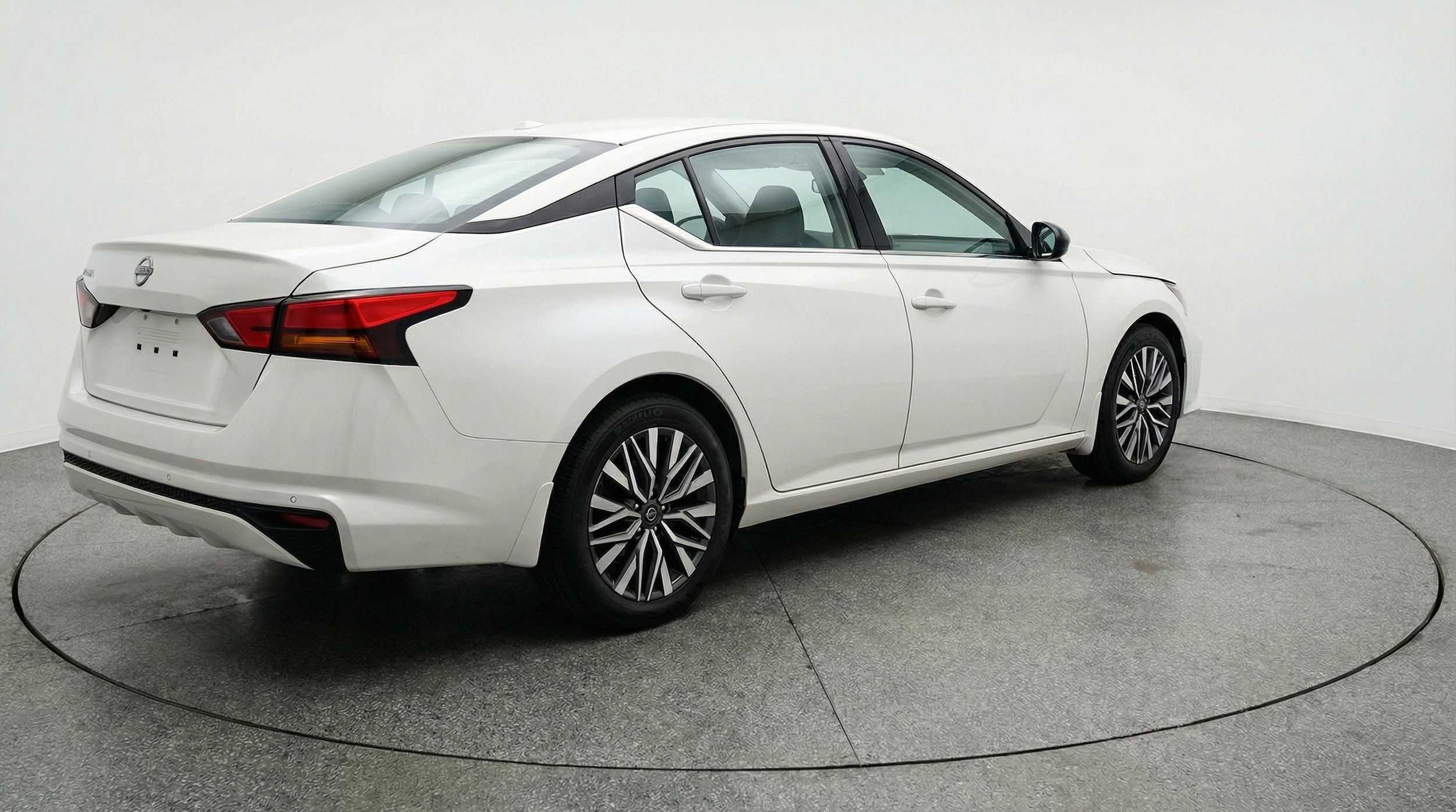 Thumbnail: 2025 Nissan Altima - 9