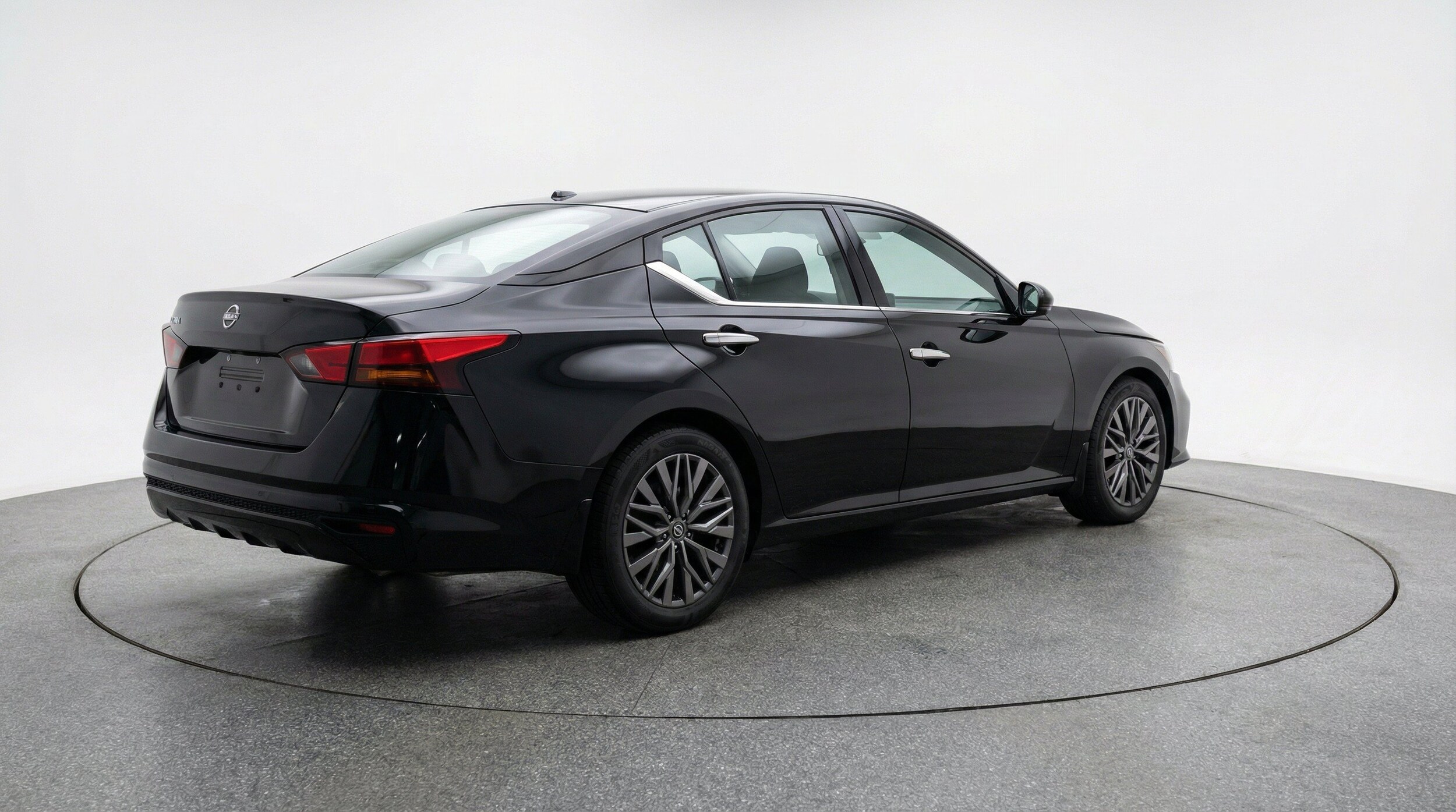 Thumbnail: 2025 Nissan Altima - 9