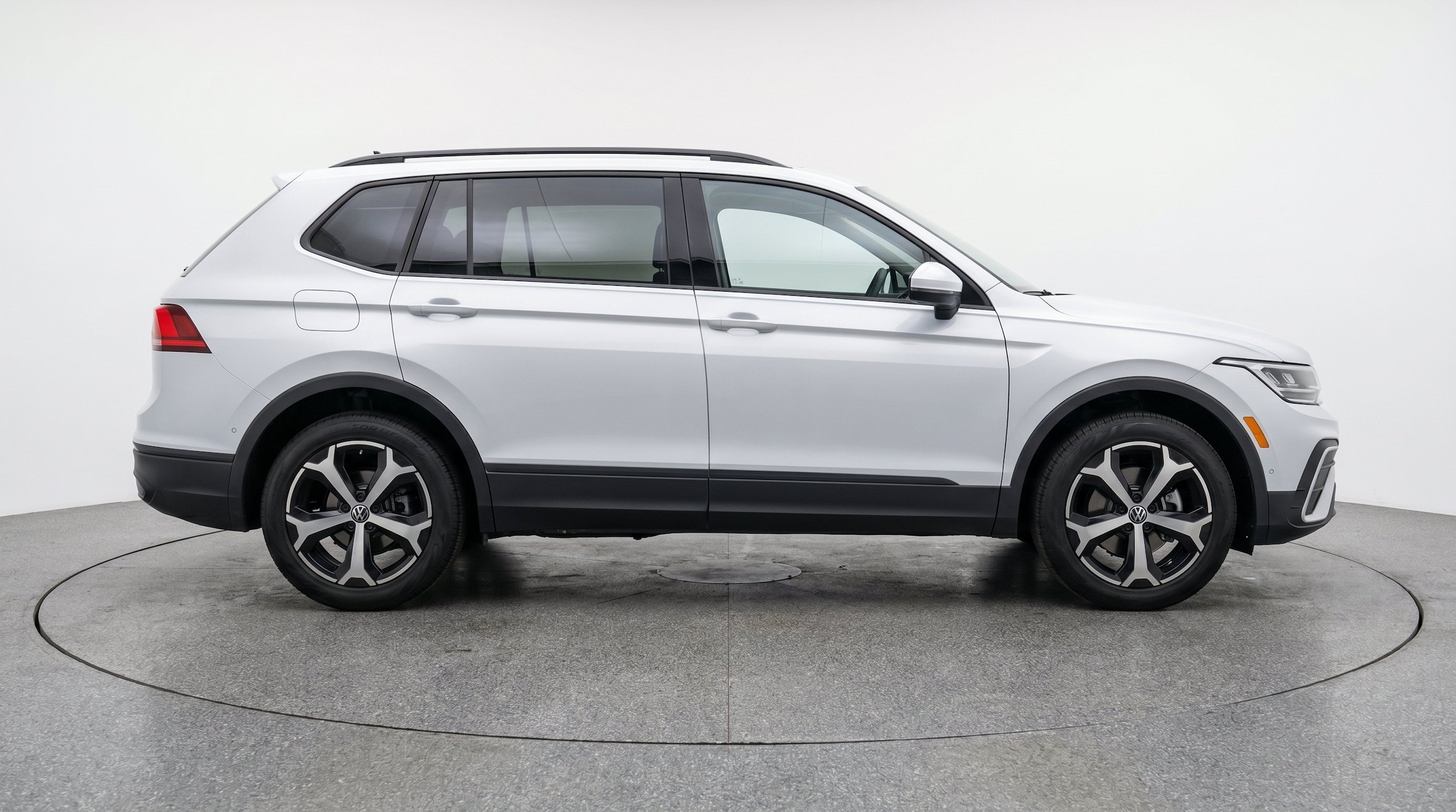 Thumbnail: 2026 Volkswagen Tiguan - 10