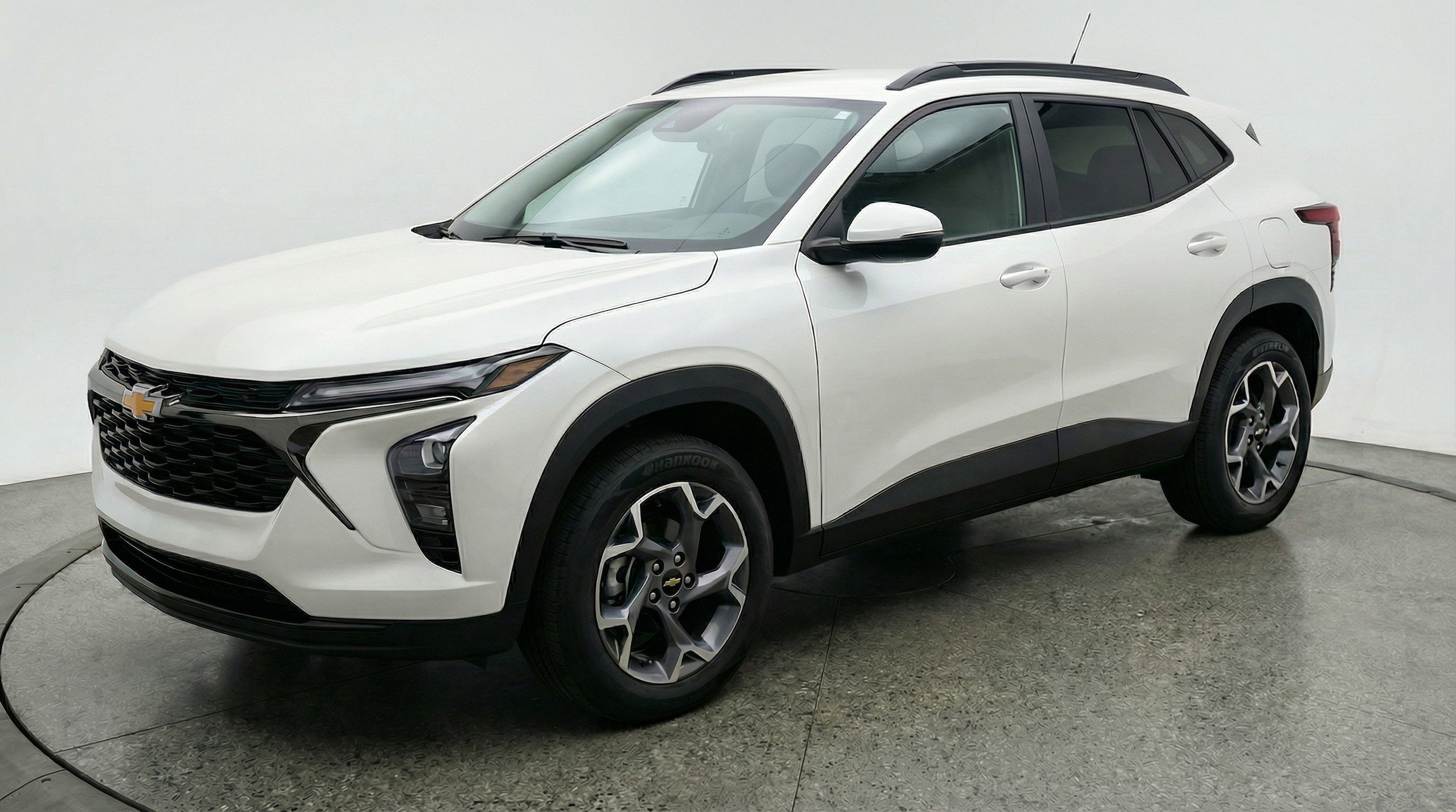 Thumbnail: 2025 Chevrolet Trax - 3