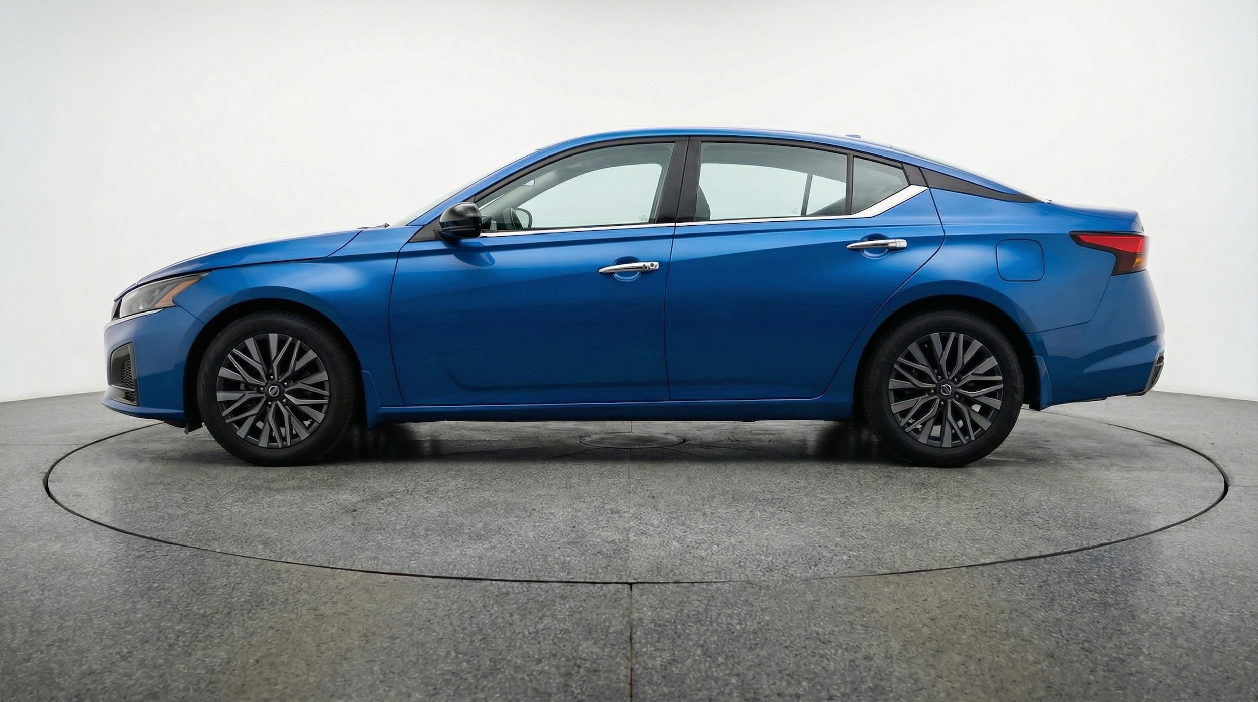 Thumbnail: 2025 Nissan Altima - 4