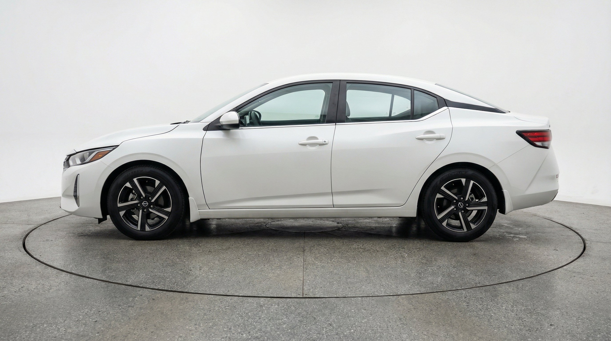 Thumbnail: 2025 Nissan Sentra - 5
