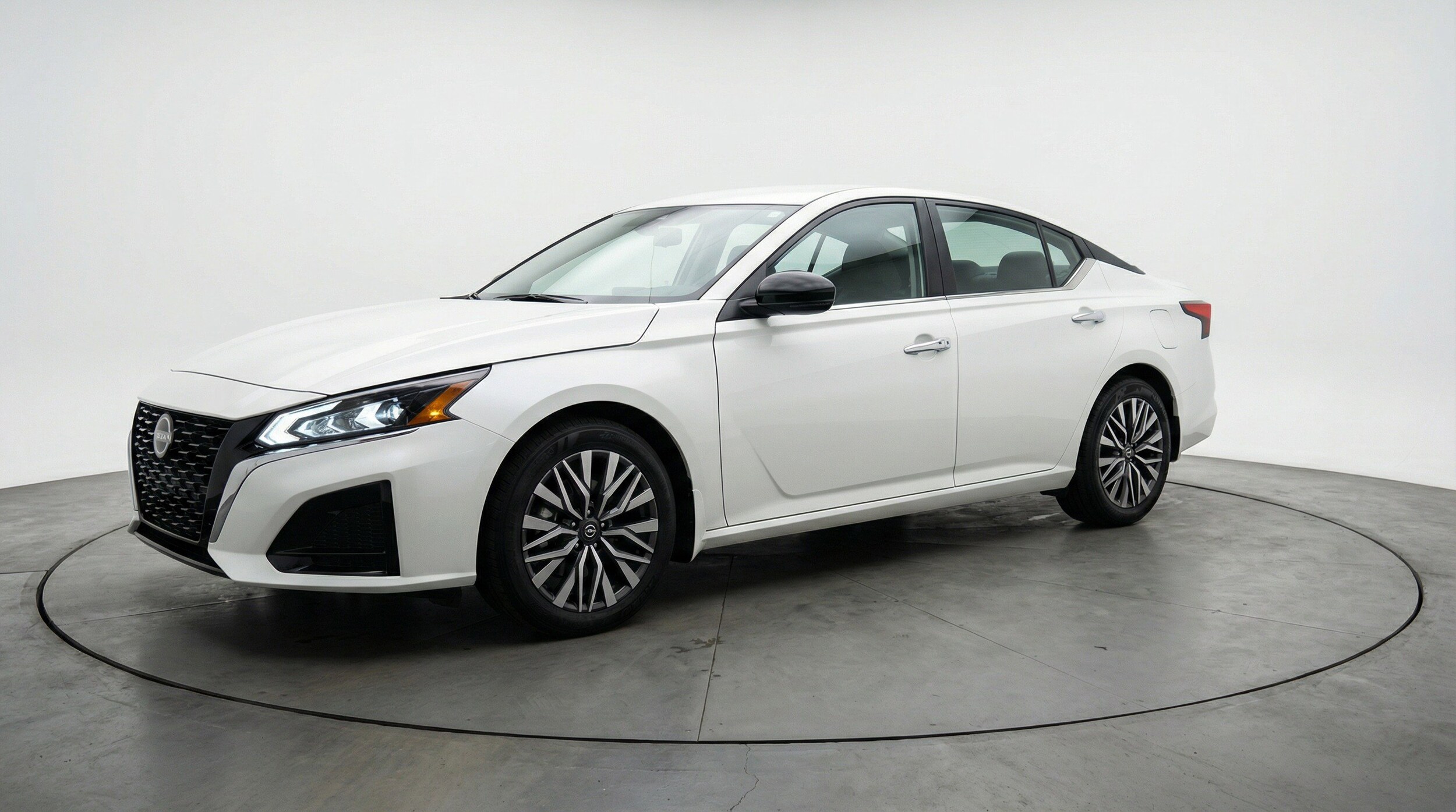 Thumbnail: 2025 Nissan Altima - 3