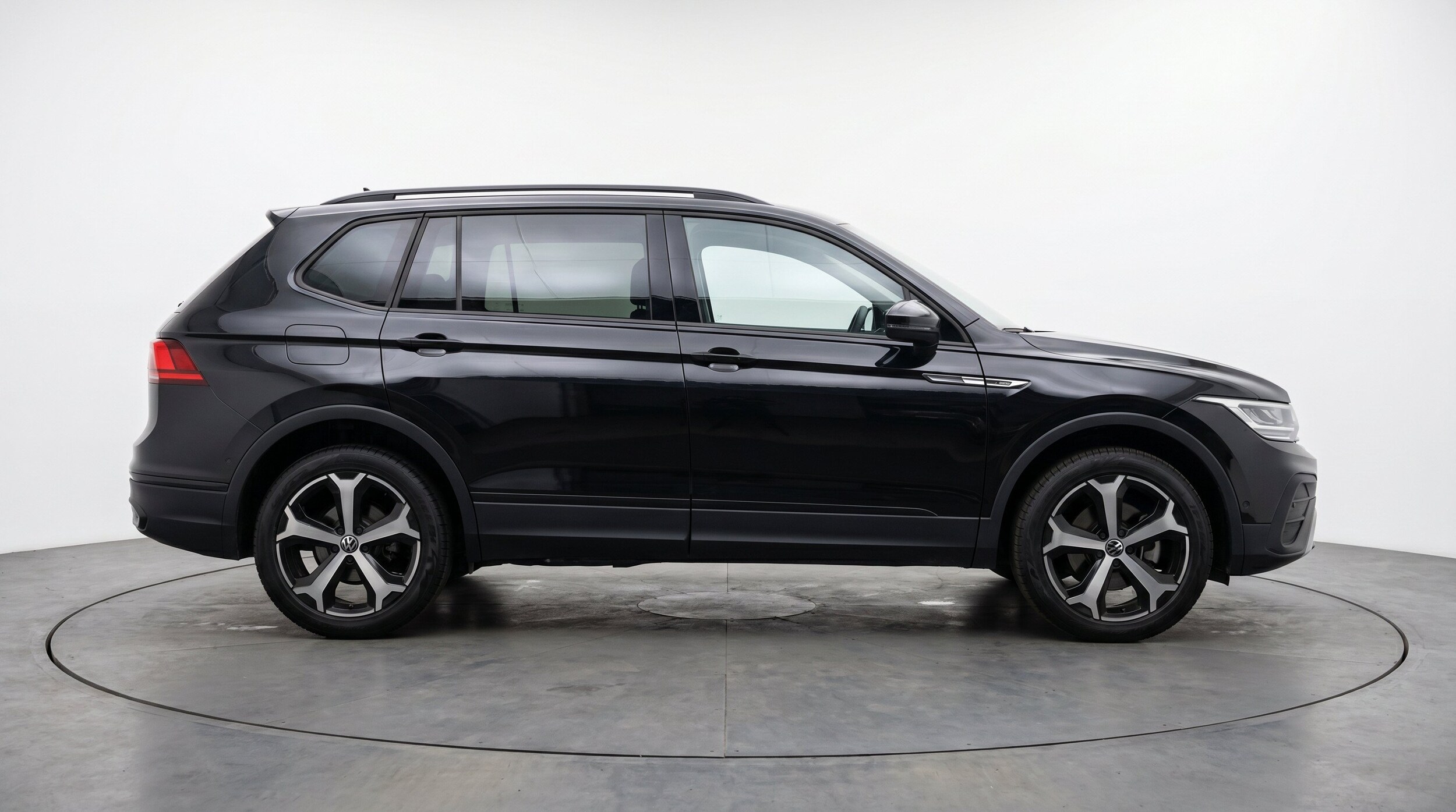Thumbnail: 2026 Volkswagen Tiguan - 11