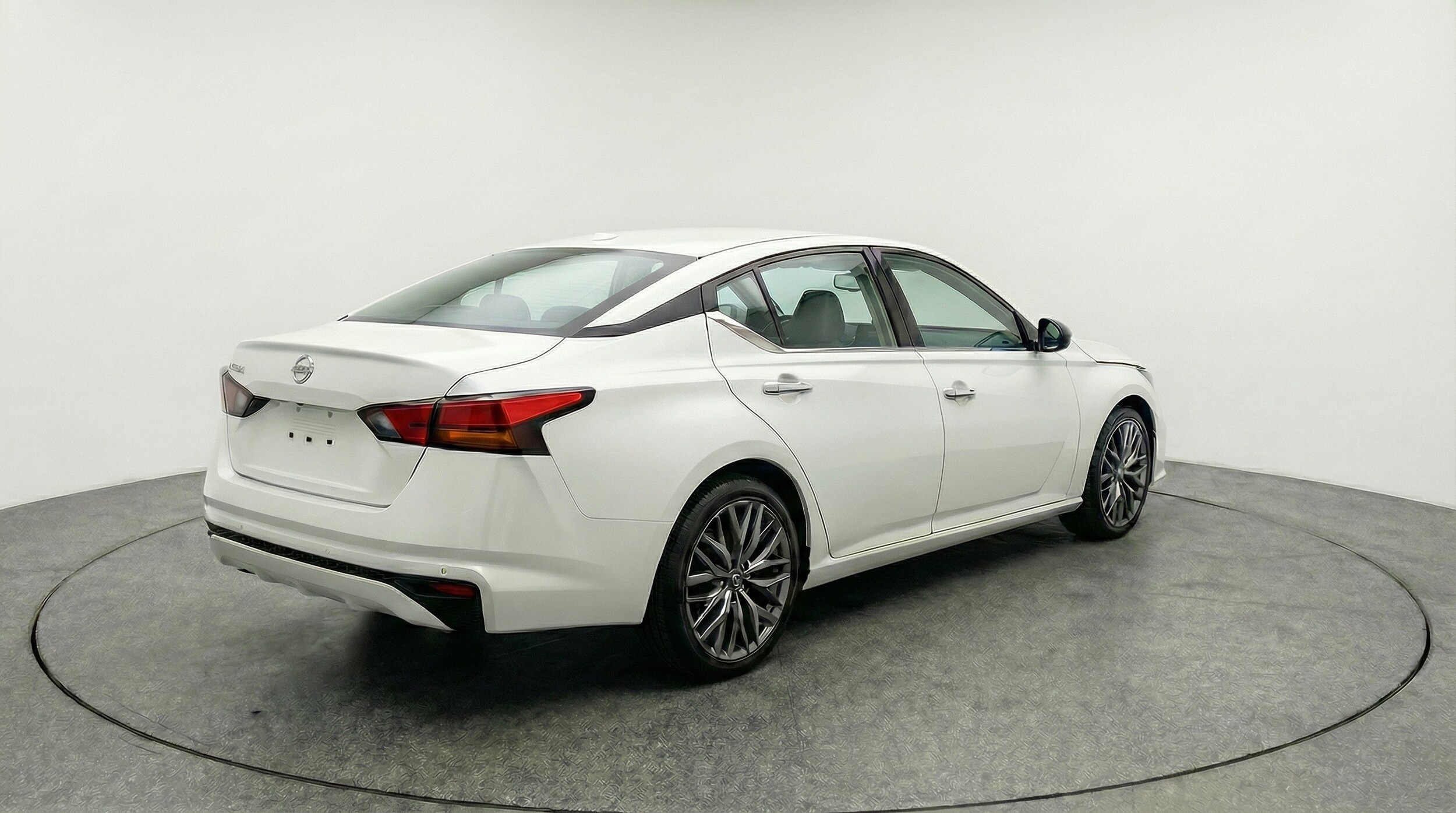 Thumbnail: 2025 Nissan Altima - 9