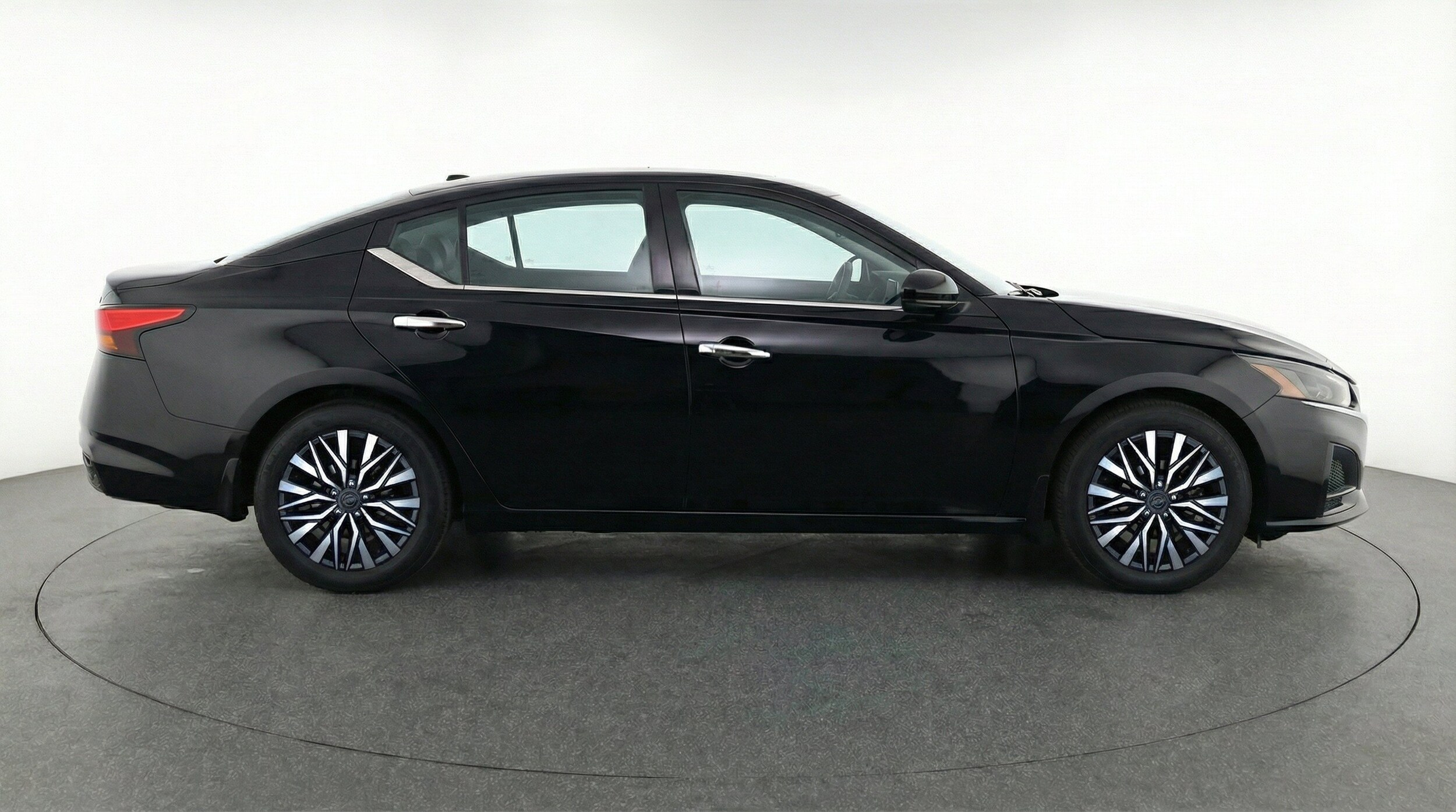 Thumbnail: 2025 Nissan Altima - 10