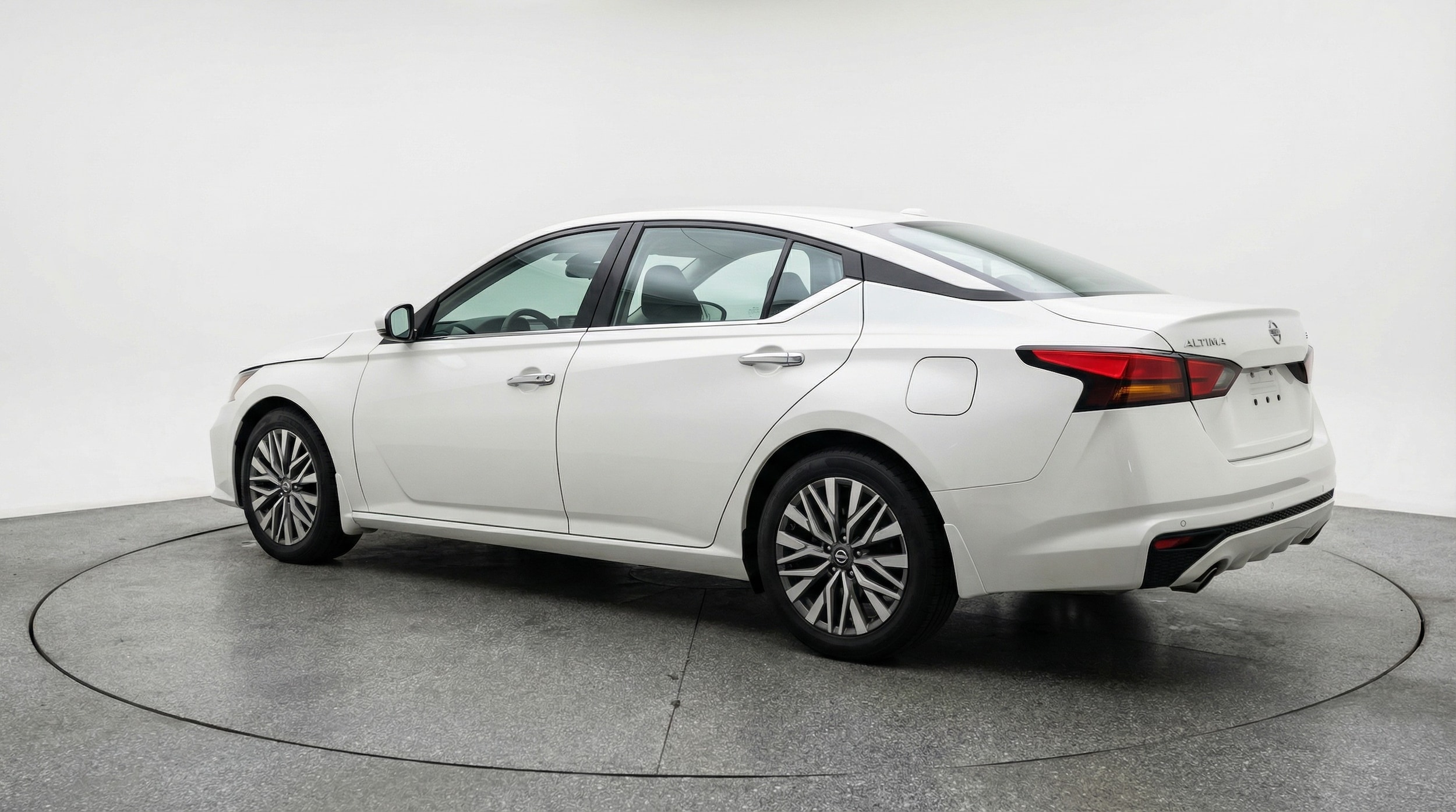 Thumbnail: 2025 Nissan Altima - 5