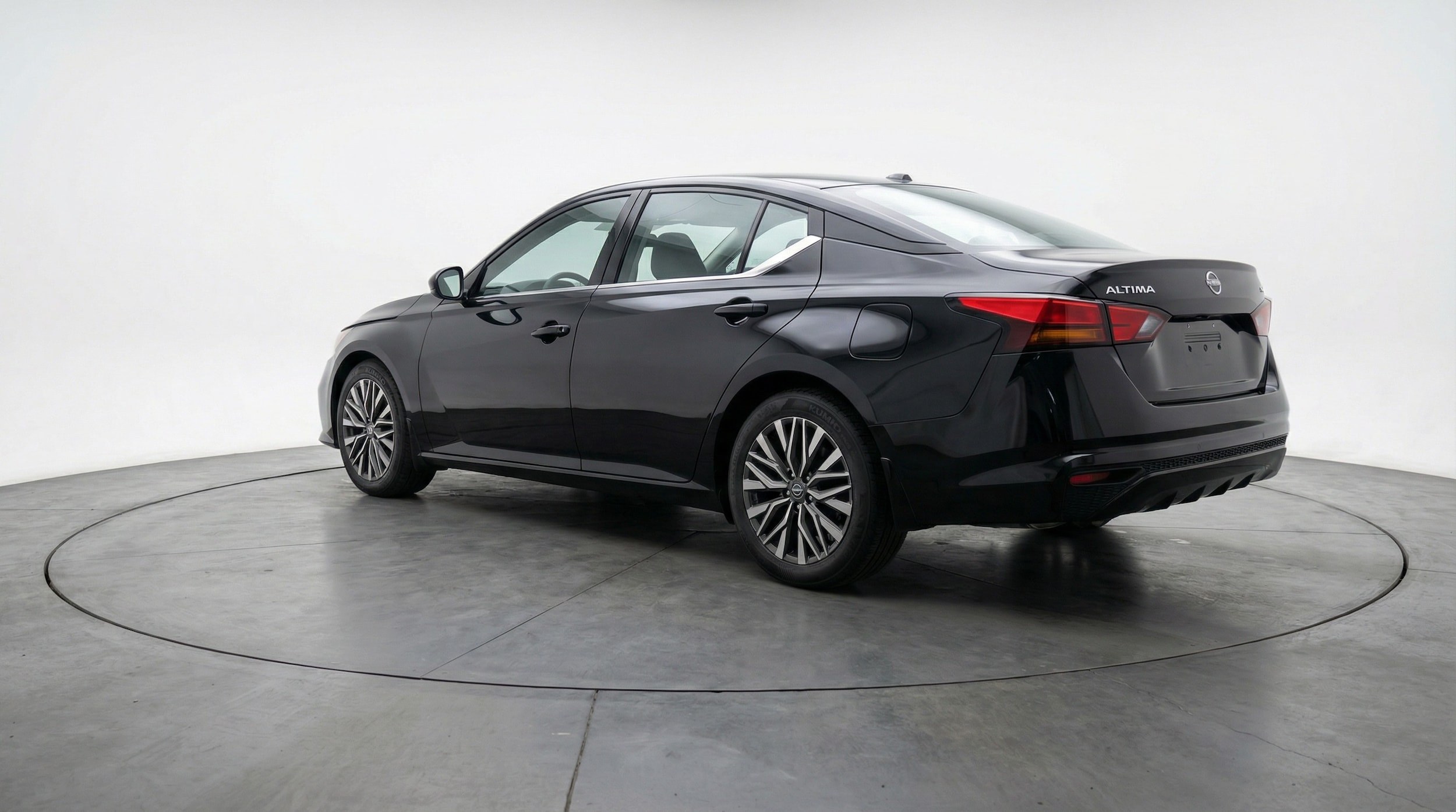 Thumbnail: 2025 Nissan Altima - 5