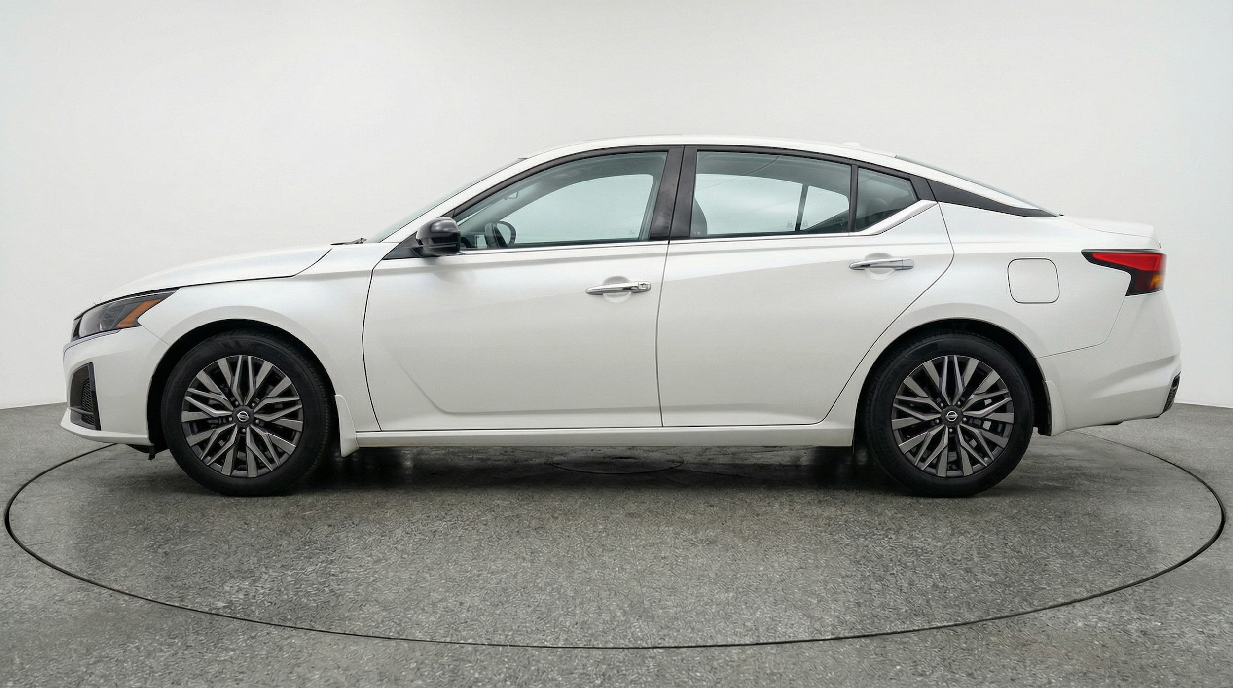 Thumbnail: 2025 Nissan Altima - 4