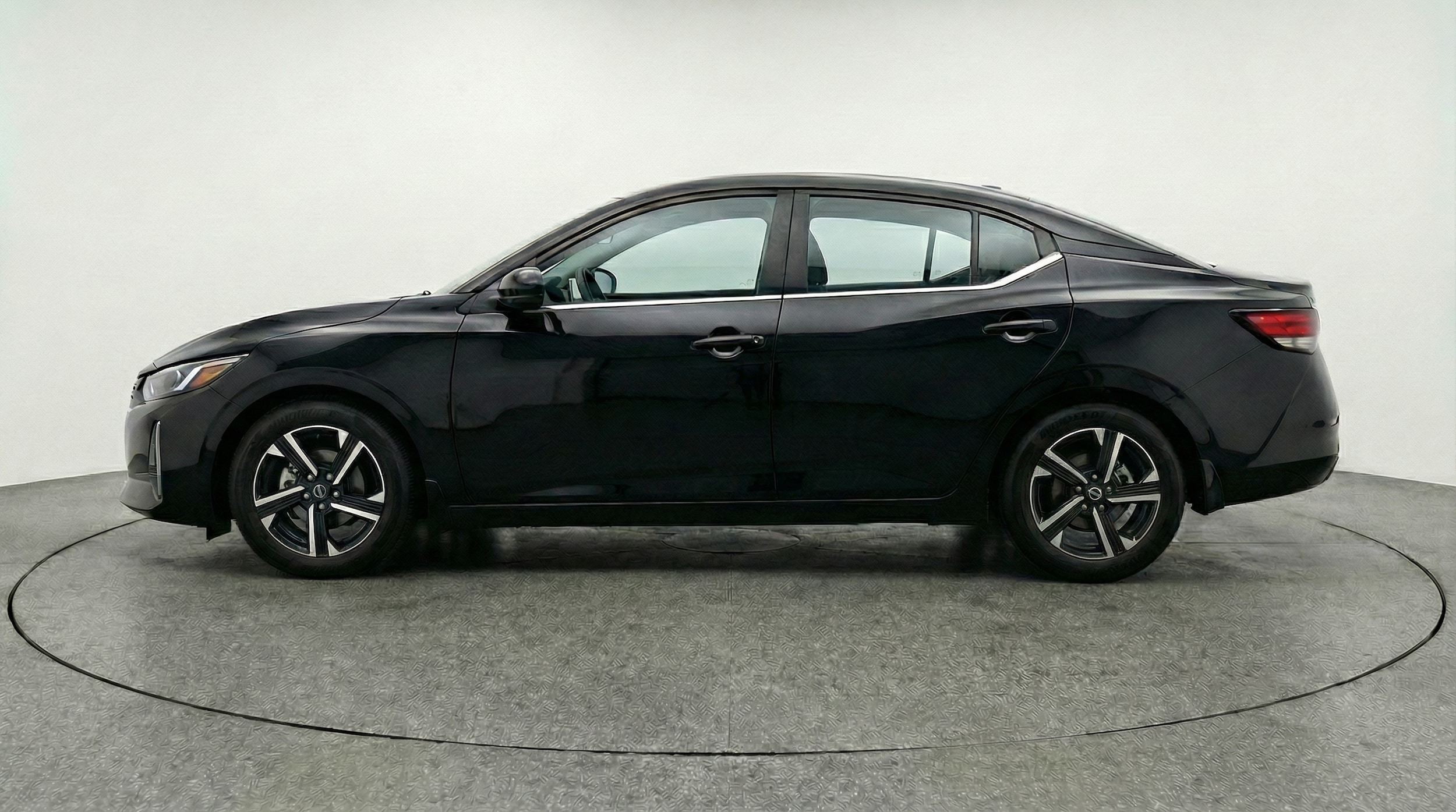 Thumbnail: 2025 Nissan Sentra - 4