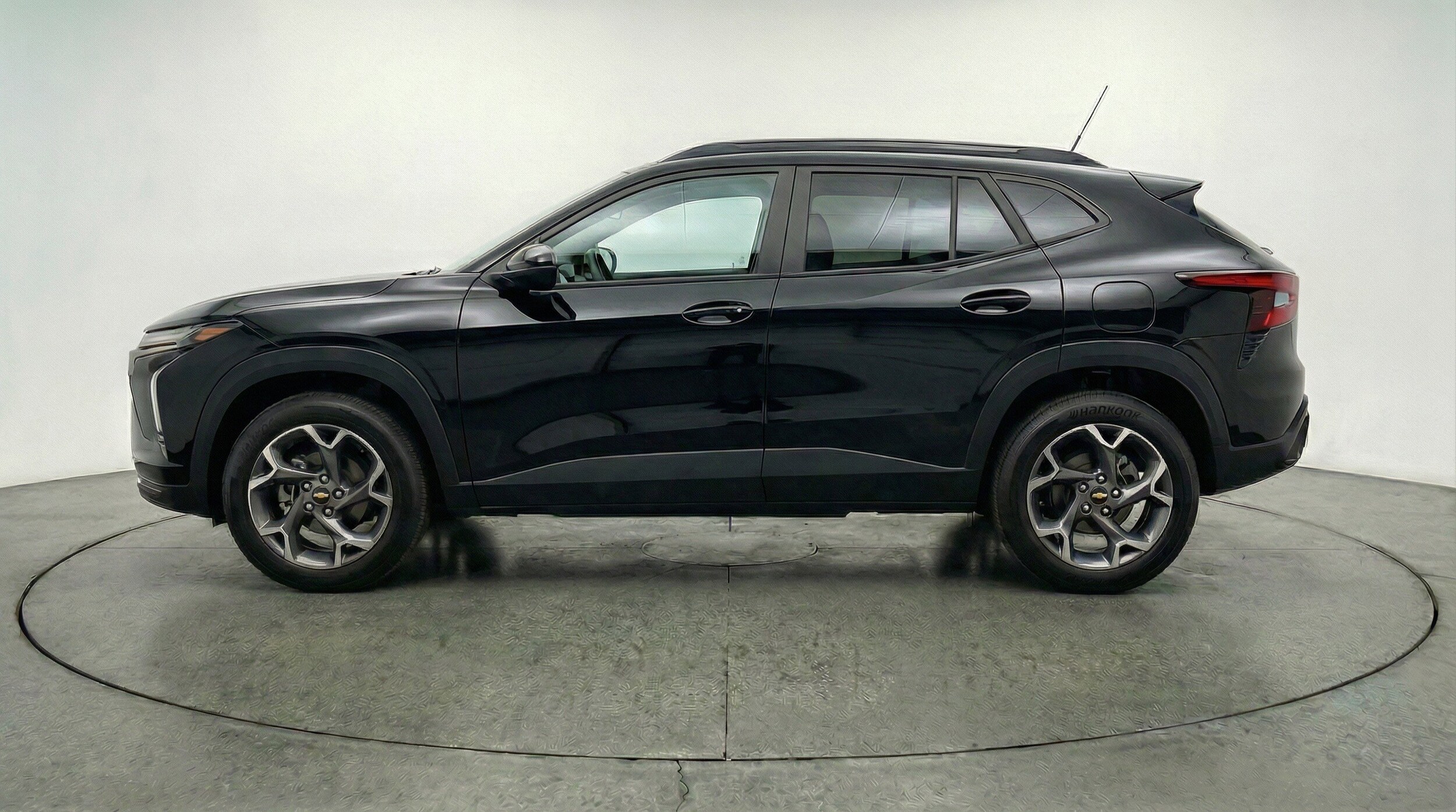 Thumbnail: 2025 Chevrolet Trax - 5