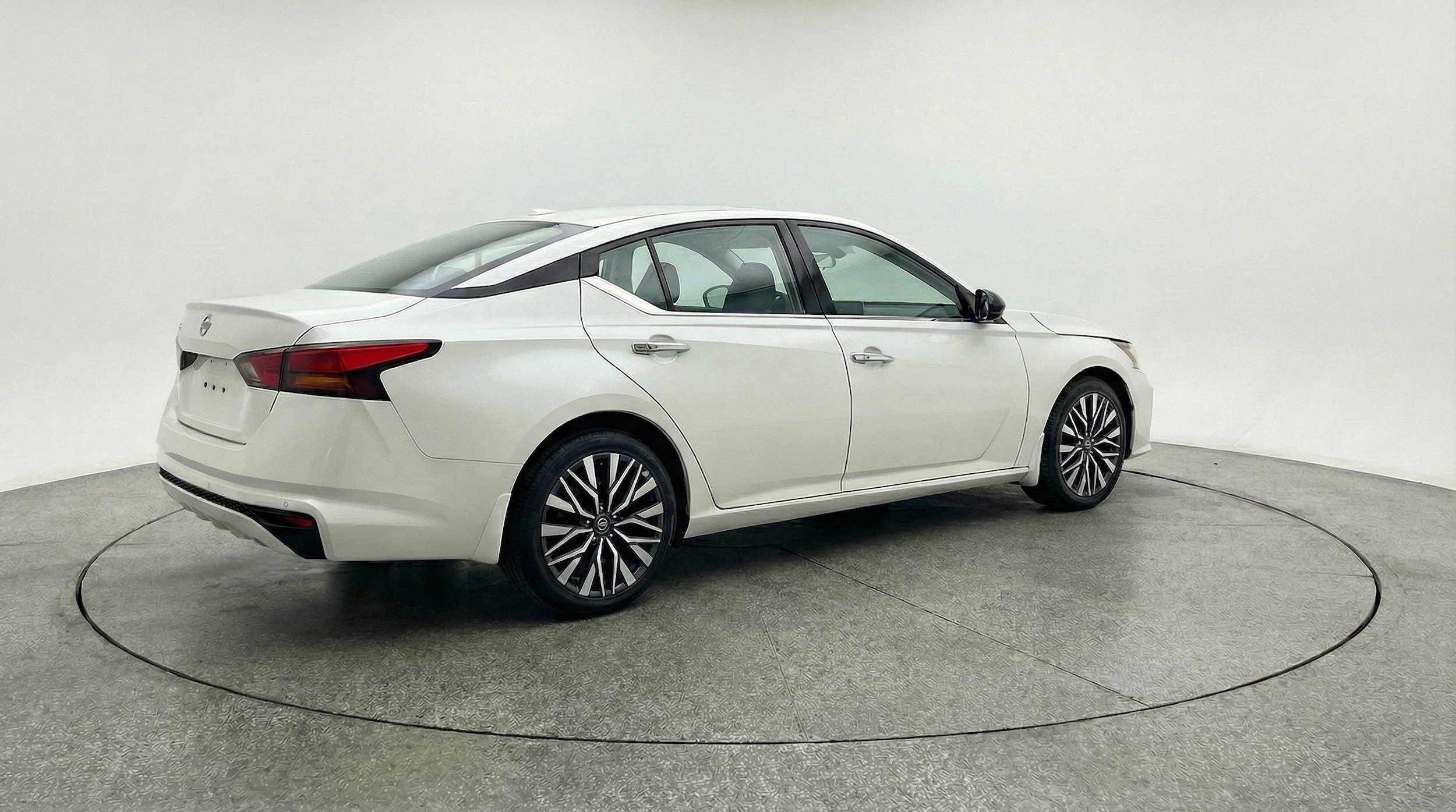 Thumbnail: 2025 Nissan Altima - 9