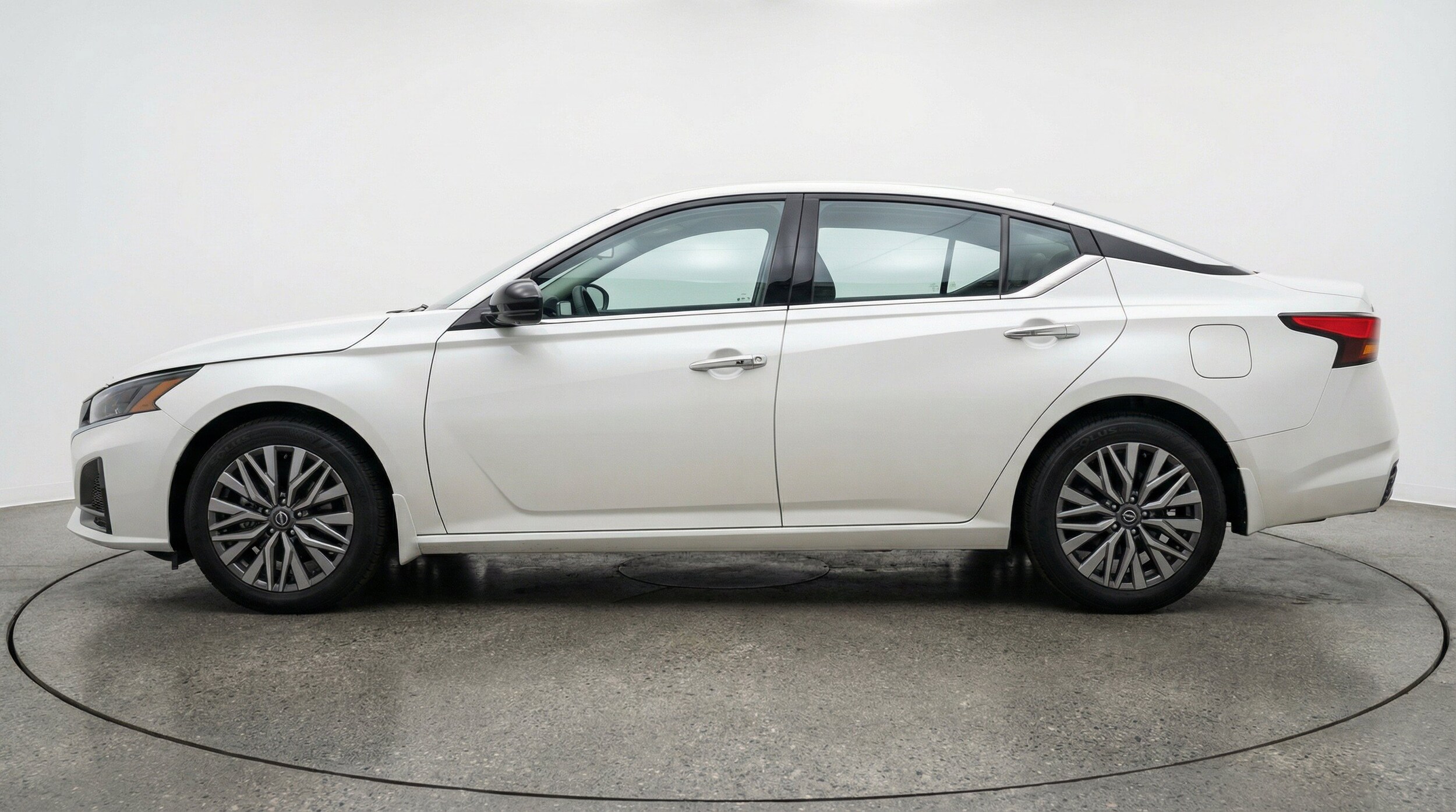 Thumbnail: 2025 Nissan Altima - 5