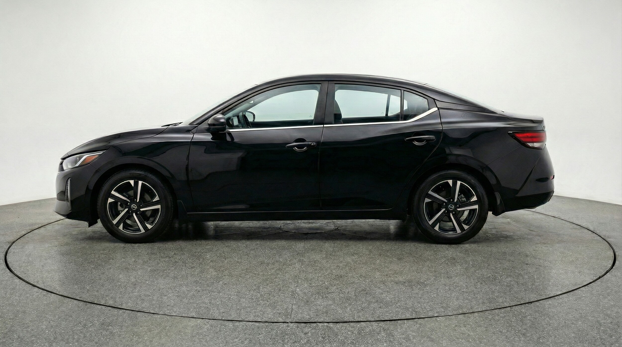 Thumbnail: 2025 Nissan Sentra - 4