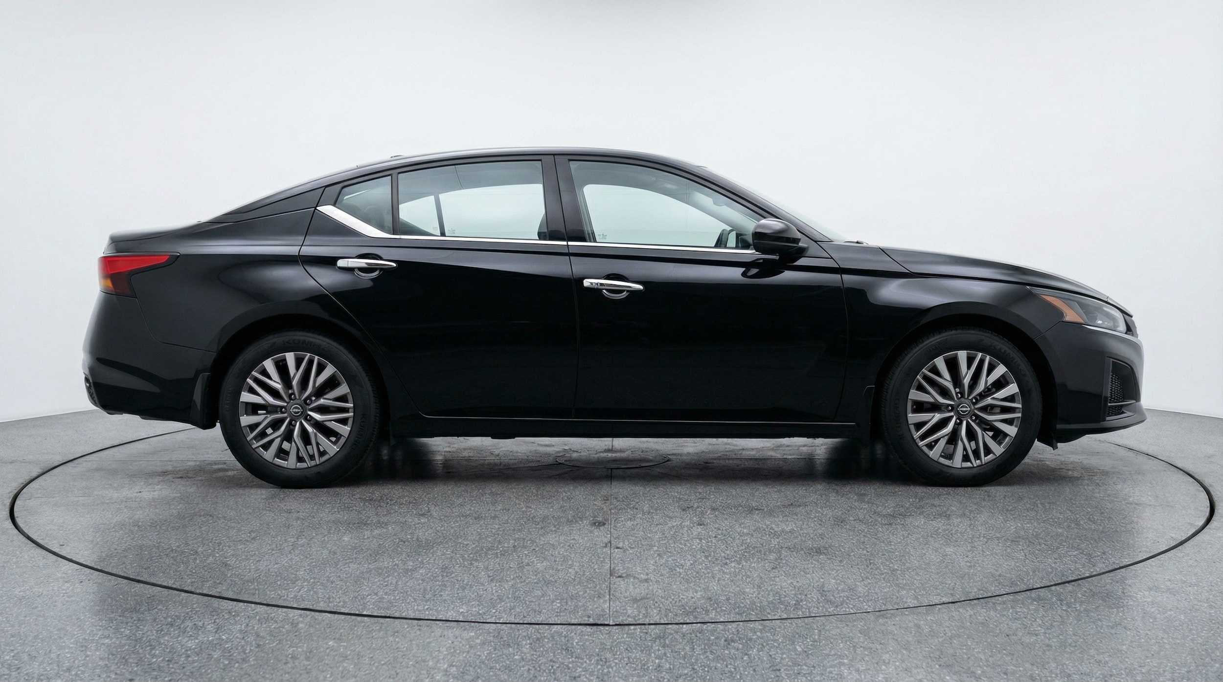 Thumbnail: 2025 Nissan Altima - 8