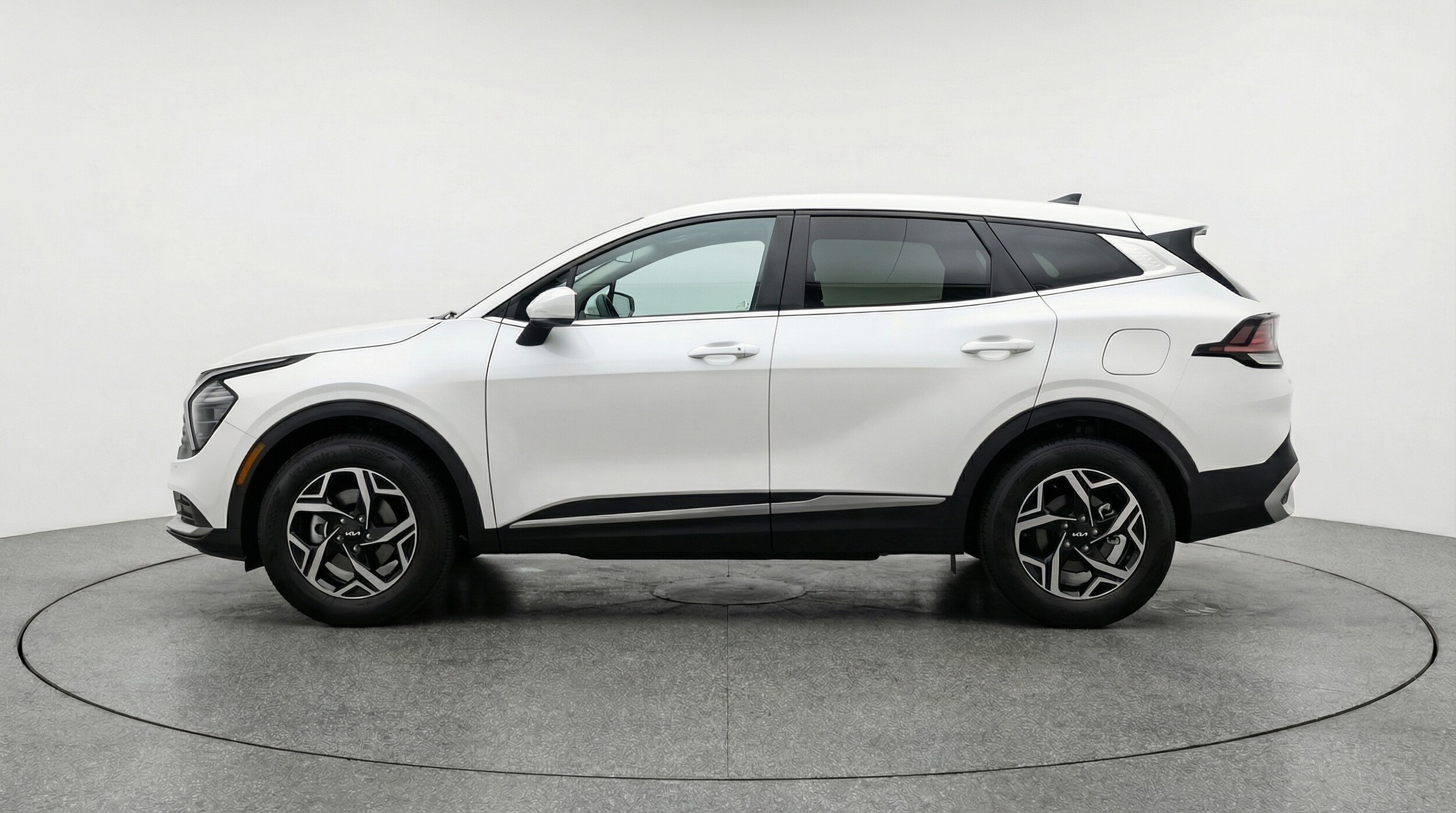 Thumbnail: 2025 Kia Sportage - 4