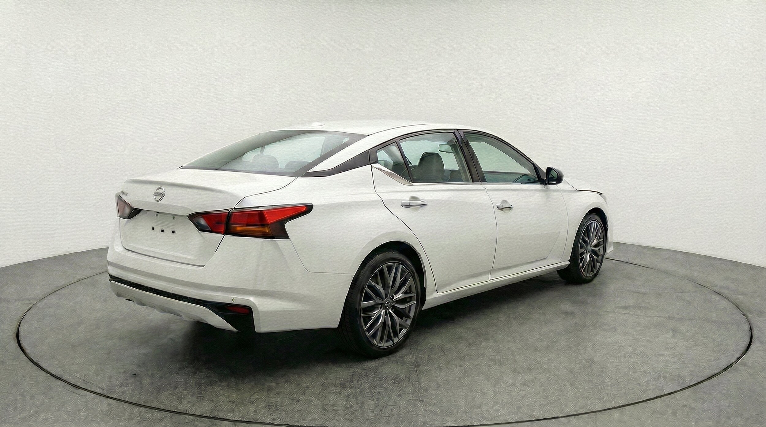 Thumbnail: 2025 Nissan Altima - 9