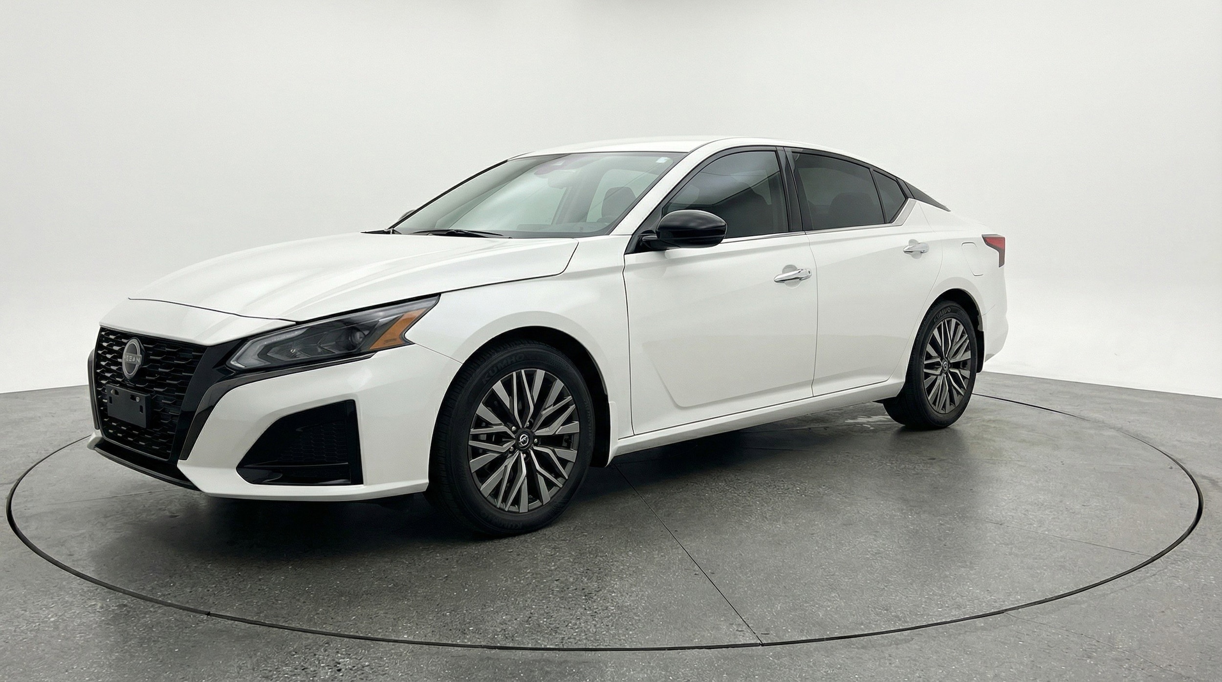 Thumbnail: 2025 Nissan Altima - 3