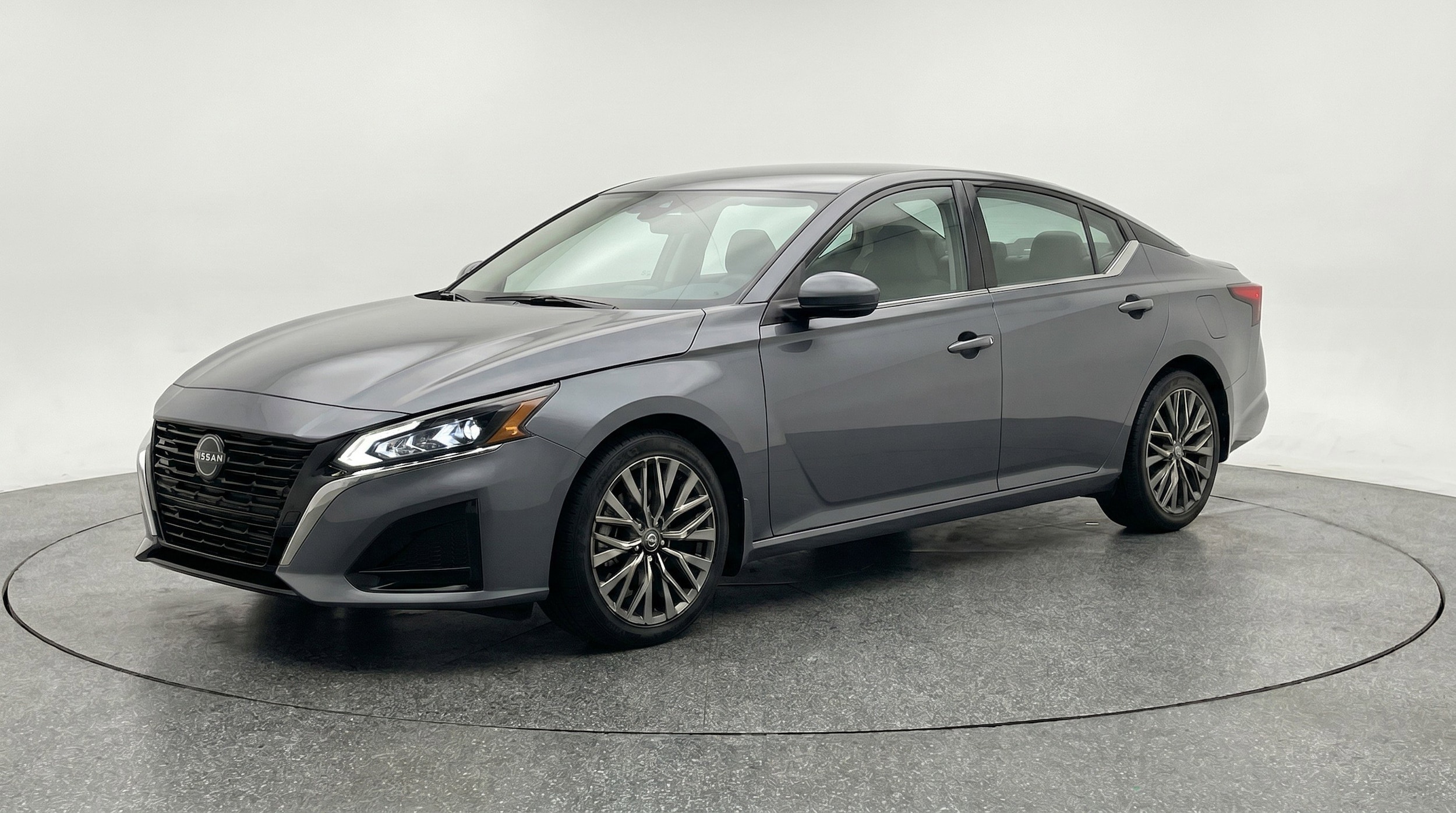 Thumbnail: 2025 Nissan Altima - 3
