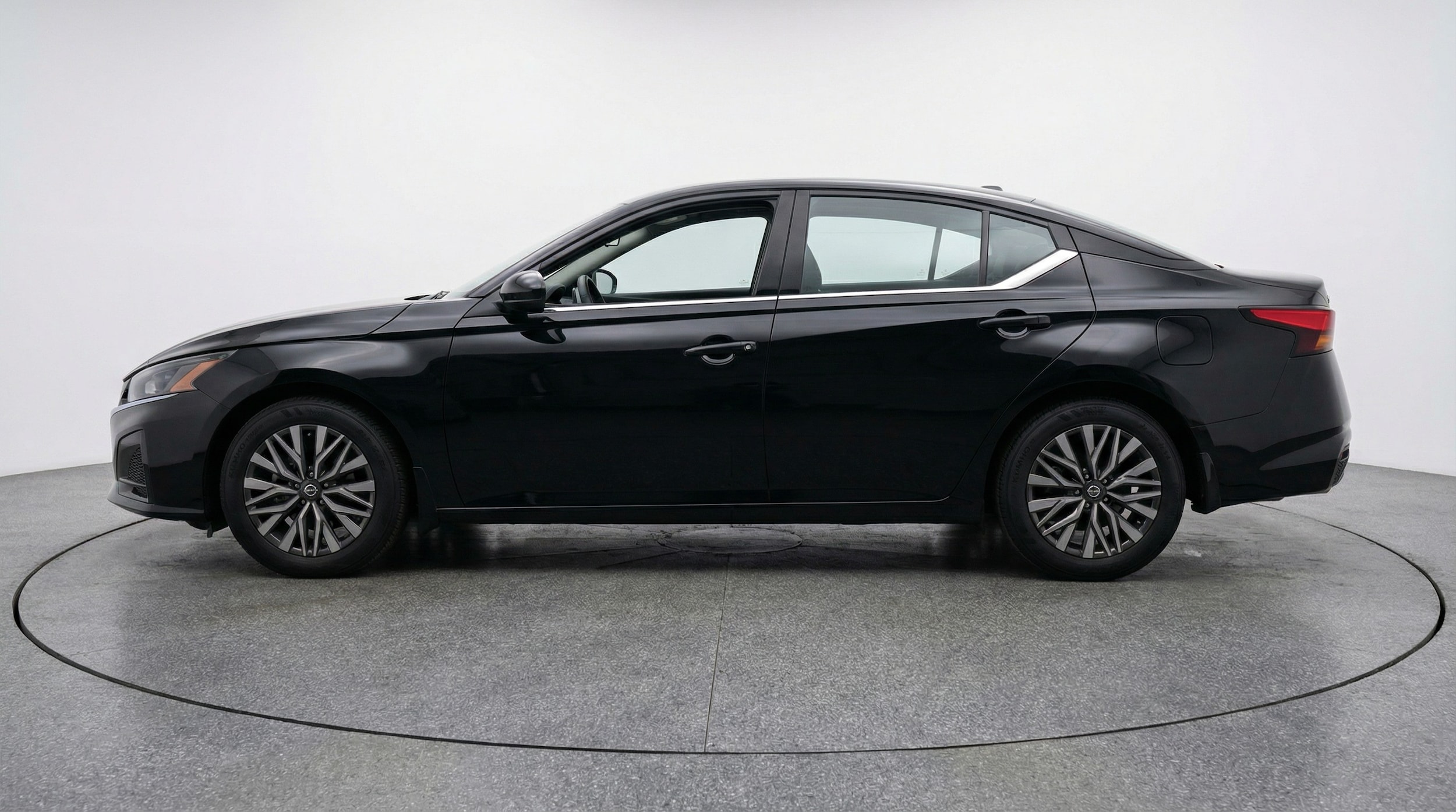 Thumbnail: 2025 Nissan Altima - 4