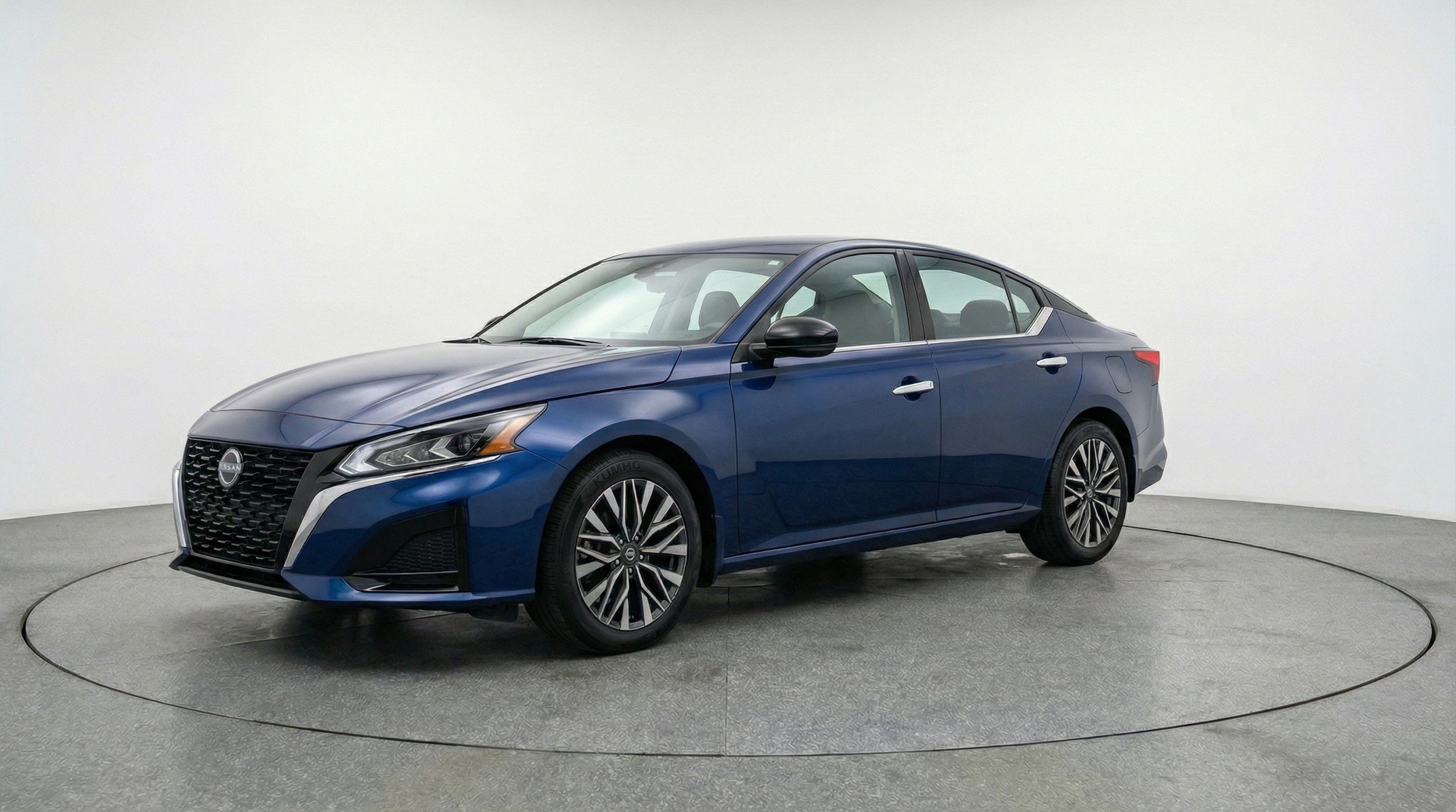 Thumbnail: 2025 Nissan Altima - 3