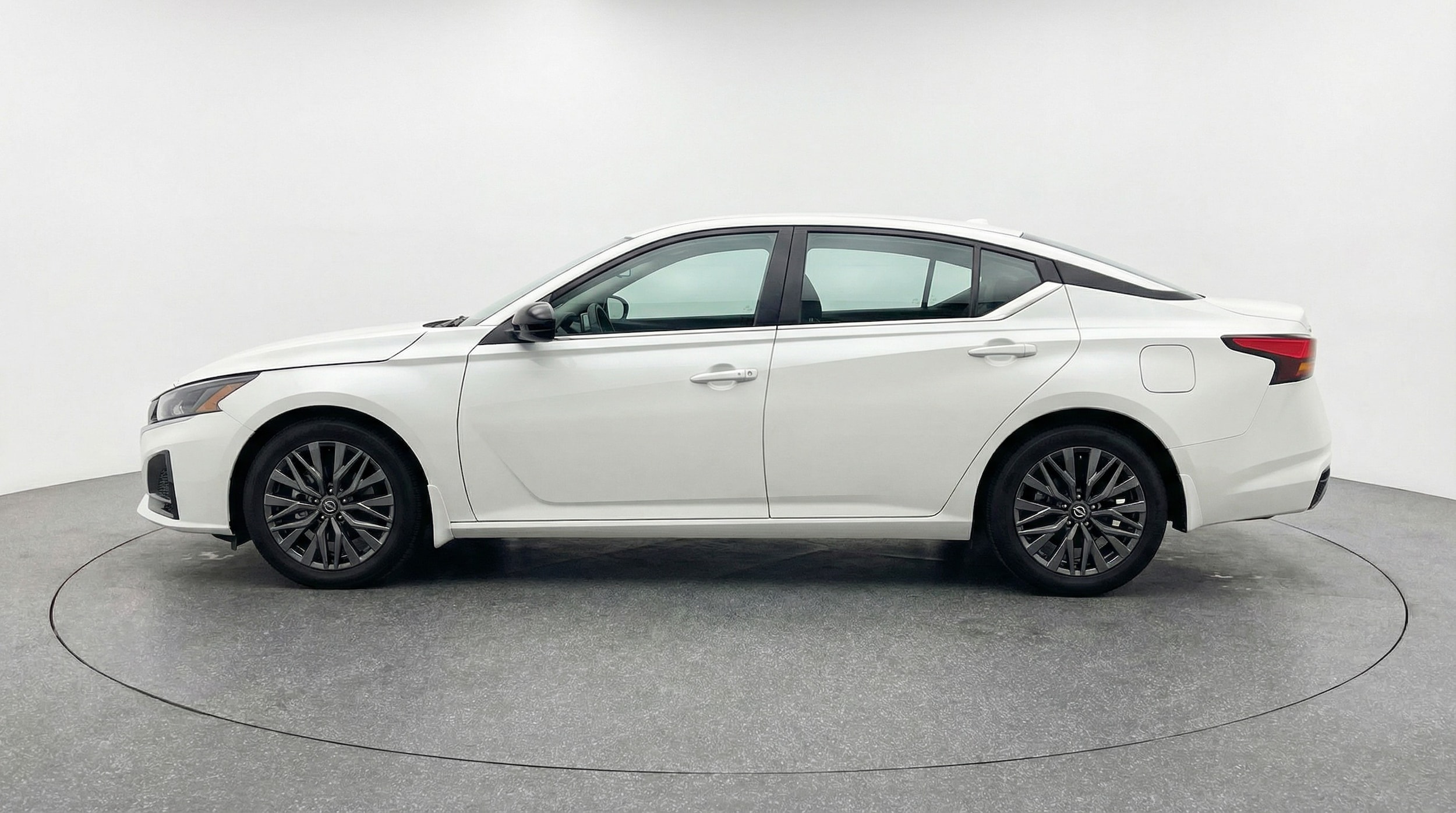 Thumbnail: 2025 Nissan Altima - 4