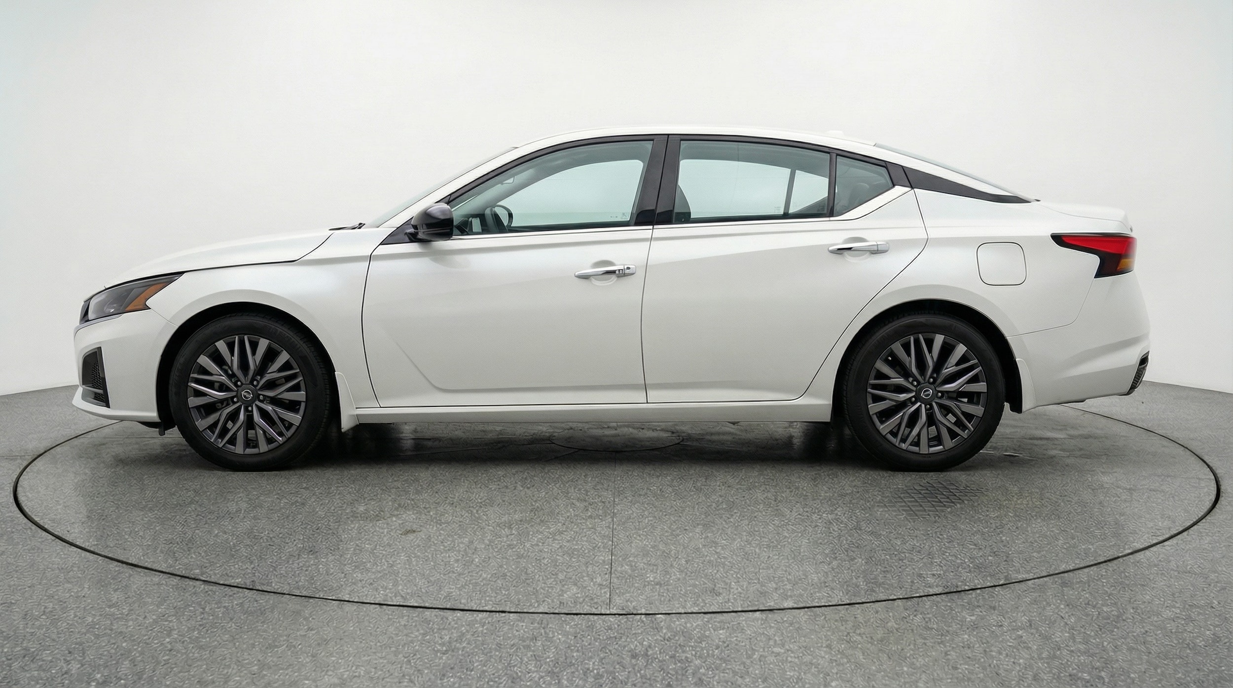 Thumbnail: 2025 Nissan Altima - 4