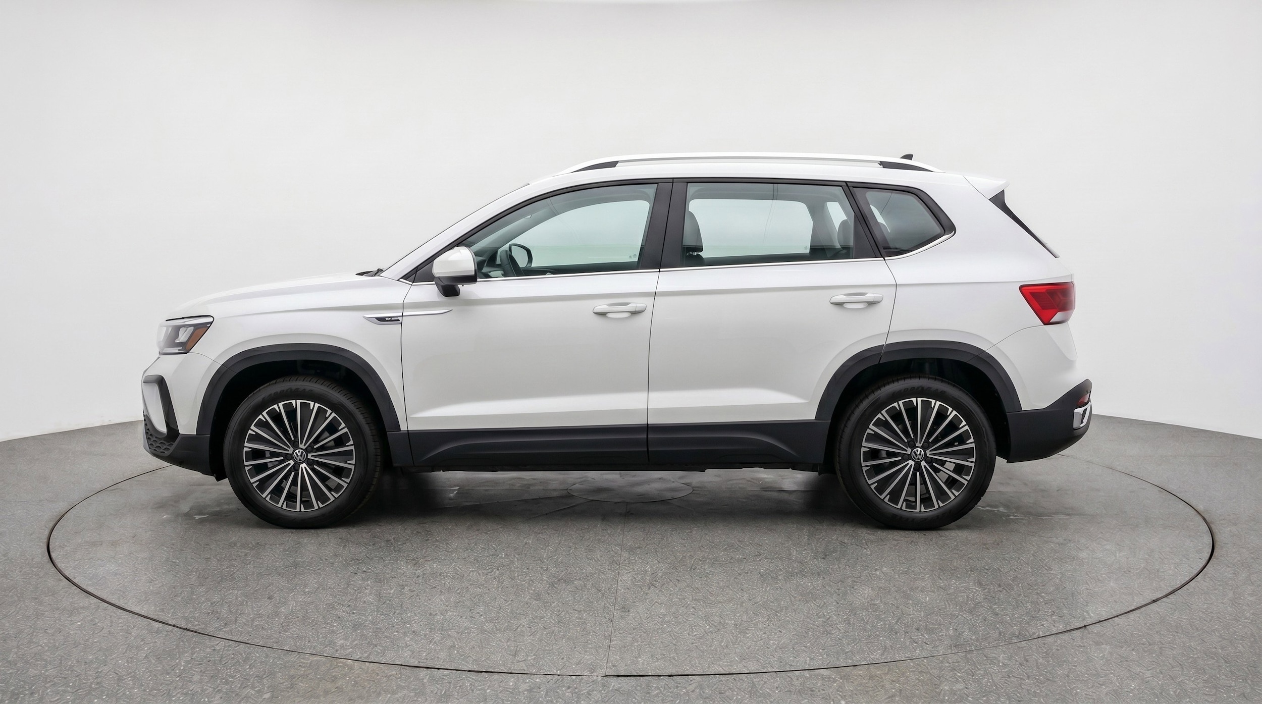 Thumbnail: 2025 Volkswagen Taos - 5