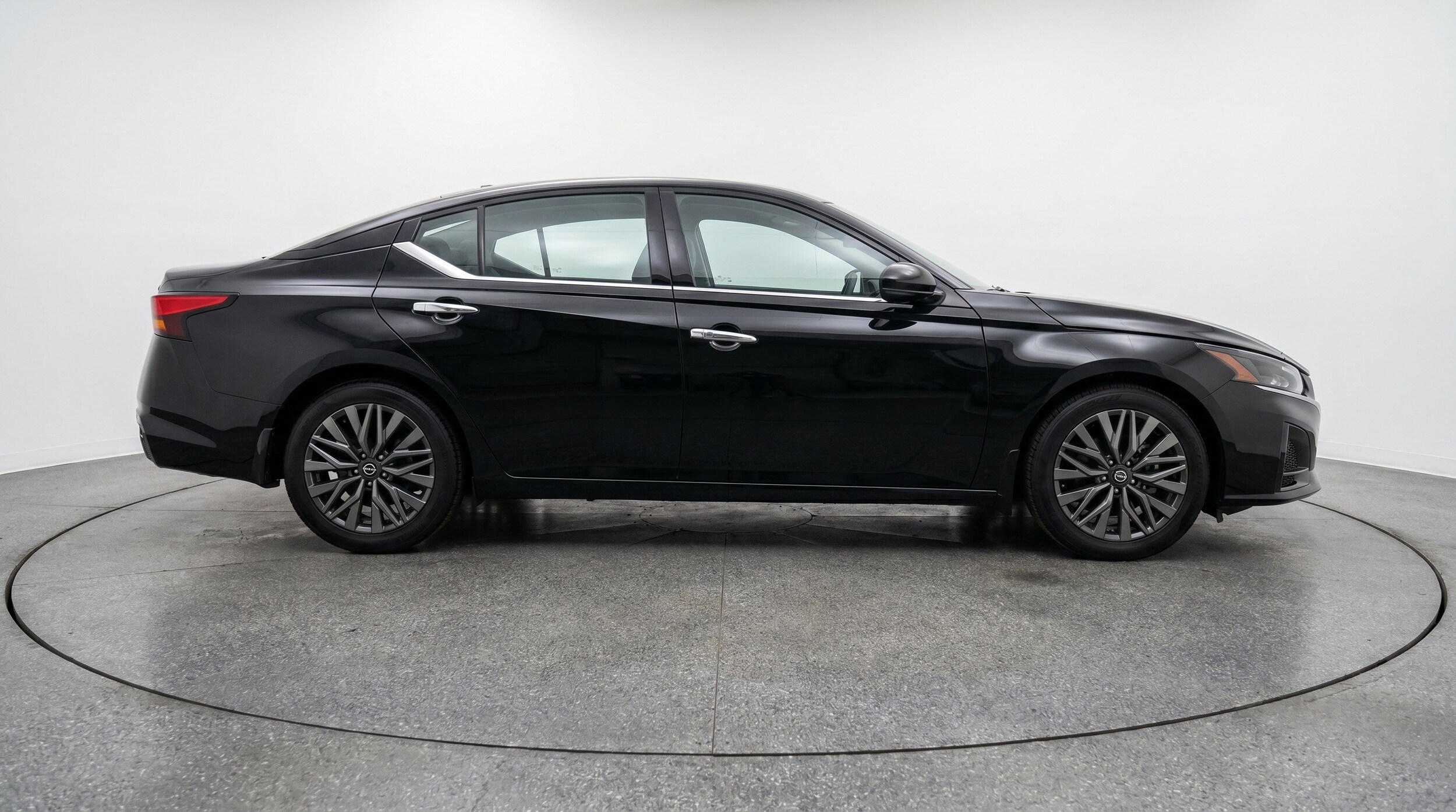Thumbnail: 2025 Nissan Altima - 10