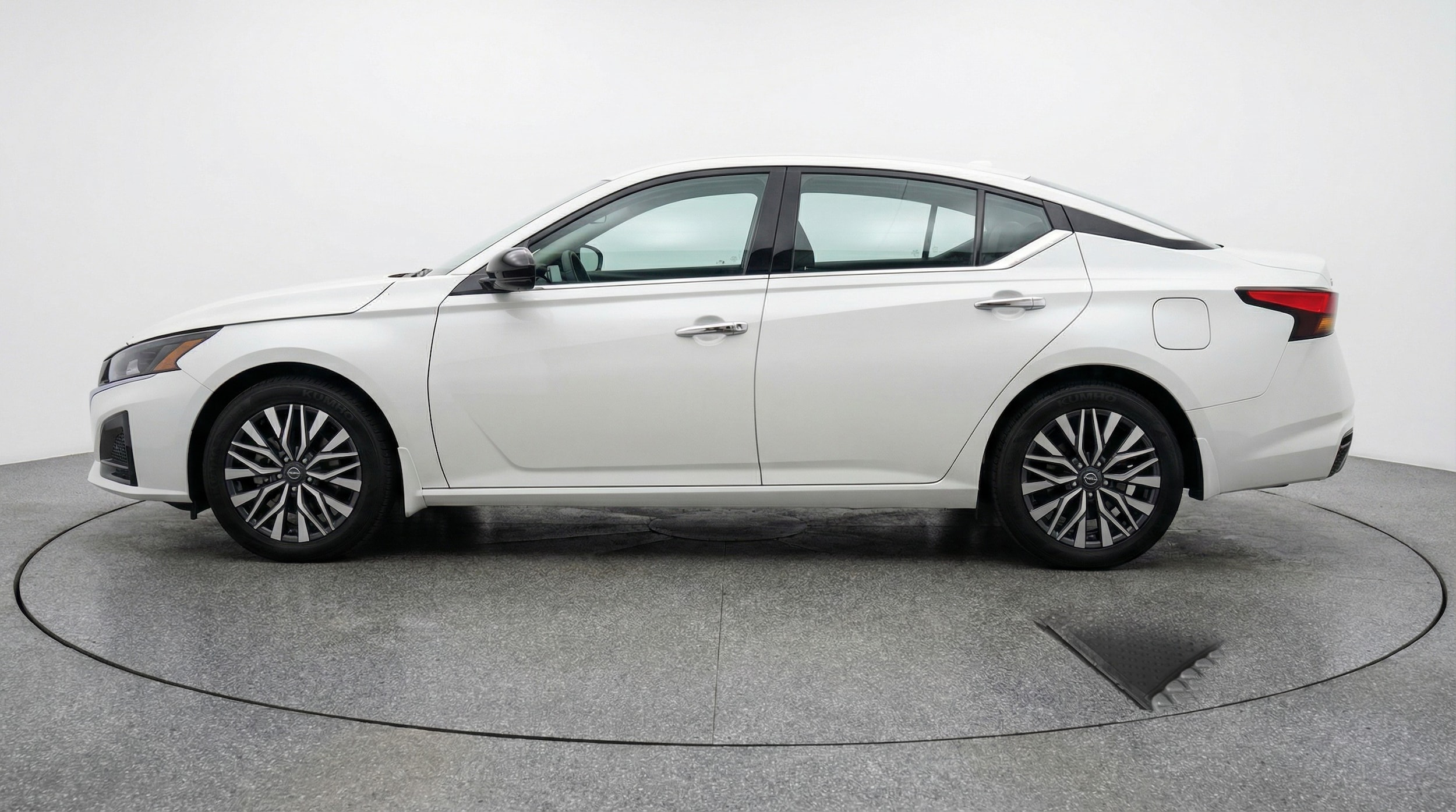 Thumbnail: 2025 Nissan Altima - 4