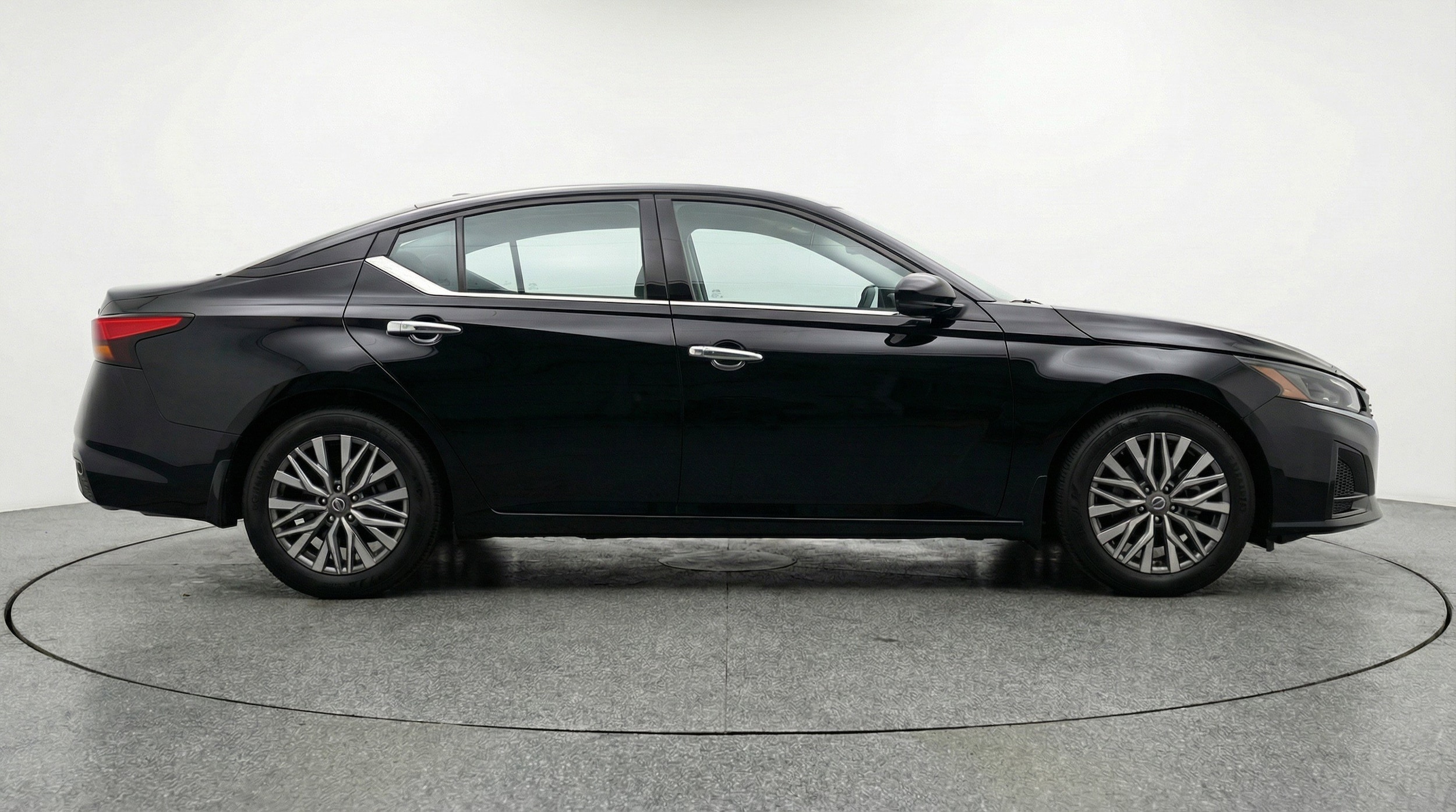 Thumbnail: 2025 Nissan Altima - 11