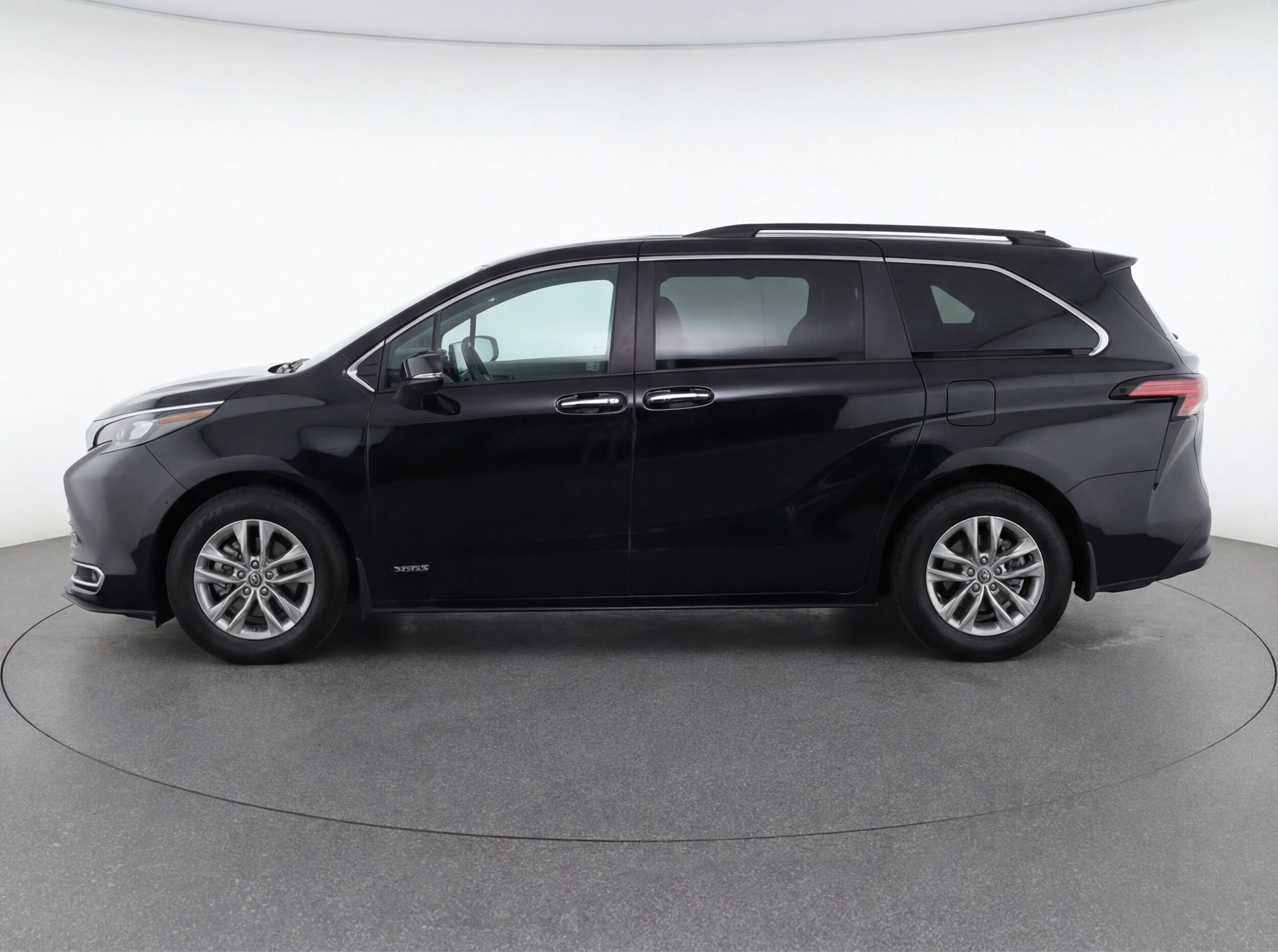 Thumbnail: 2024 Toyota Sienna - 5