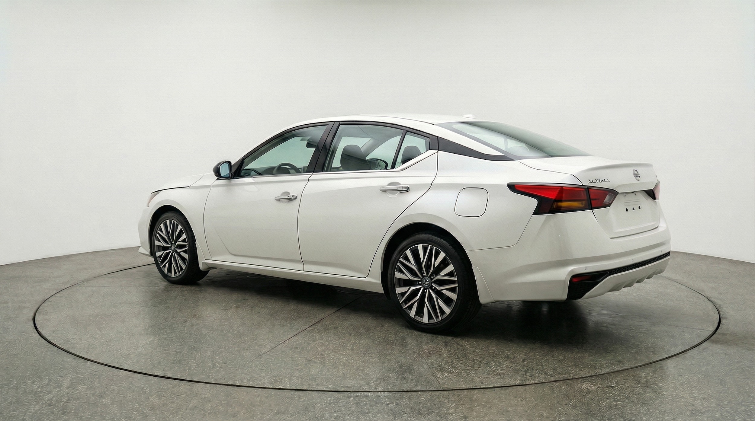 Thumbnail: 2025 Nissan Altima - 5