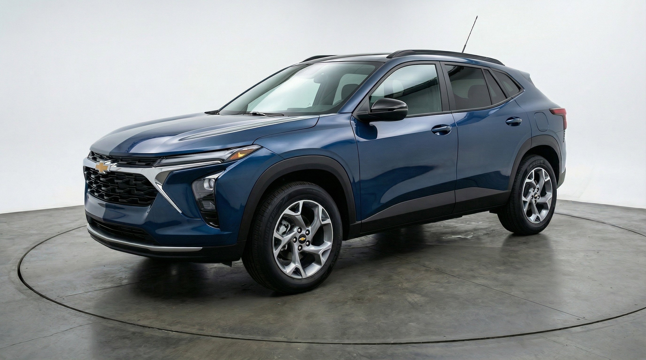 Thumbnail: 2025 Chevrolet Trax - 3