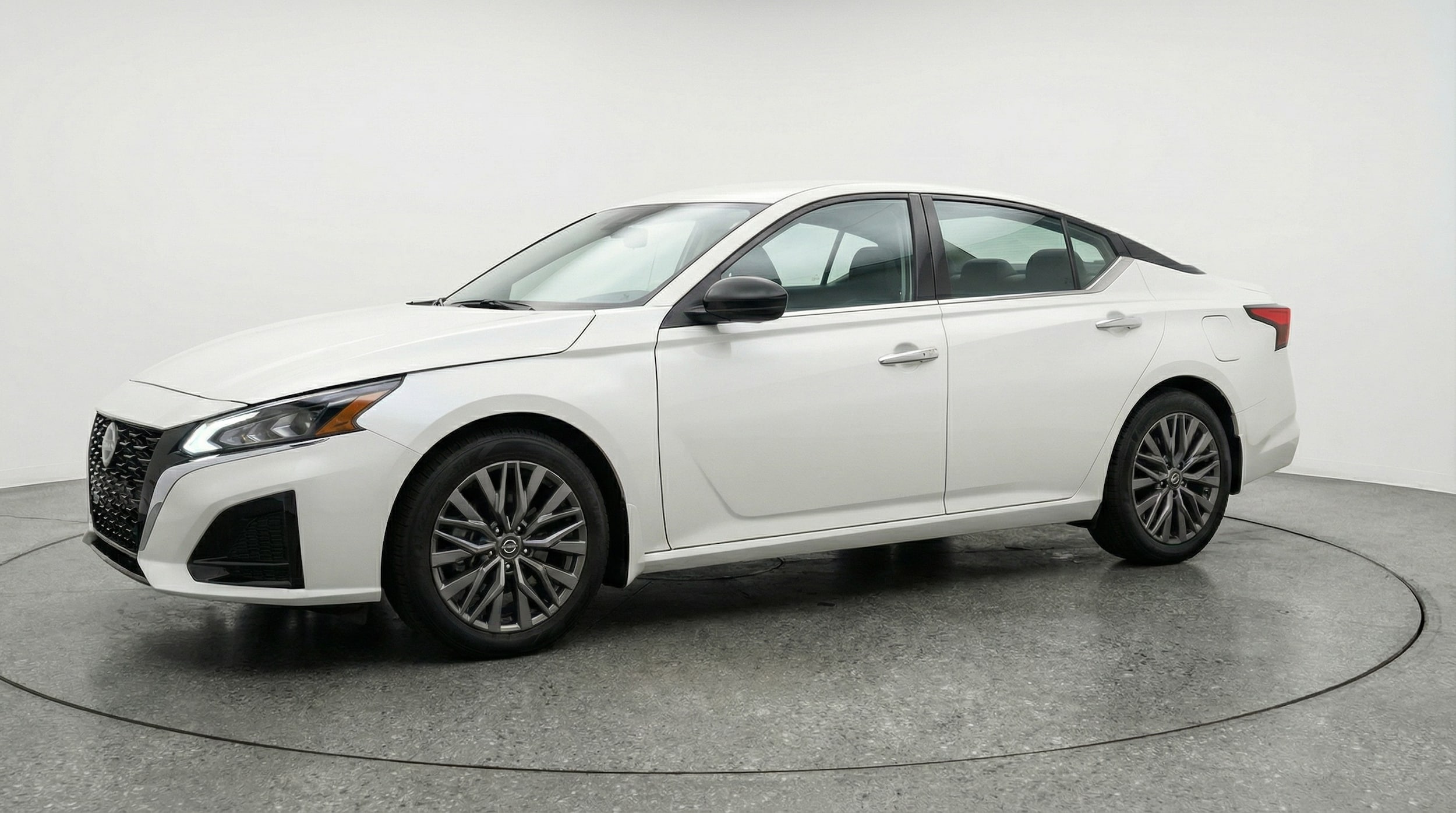 Thumbnail: 2025 Nissan Altima - 3