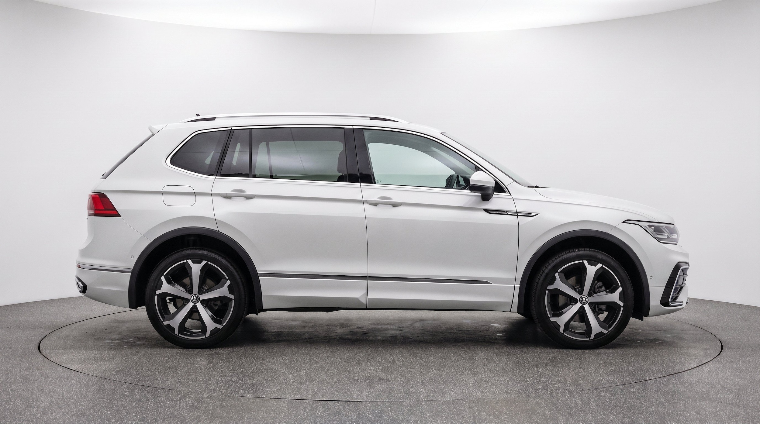 Thumbnail: 2026 Volkswagen Tiguan - 10