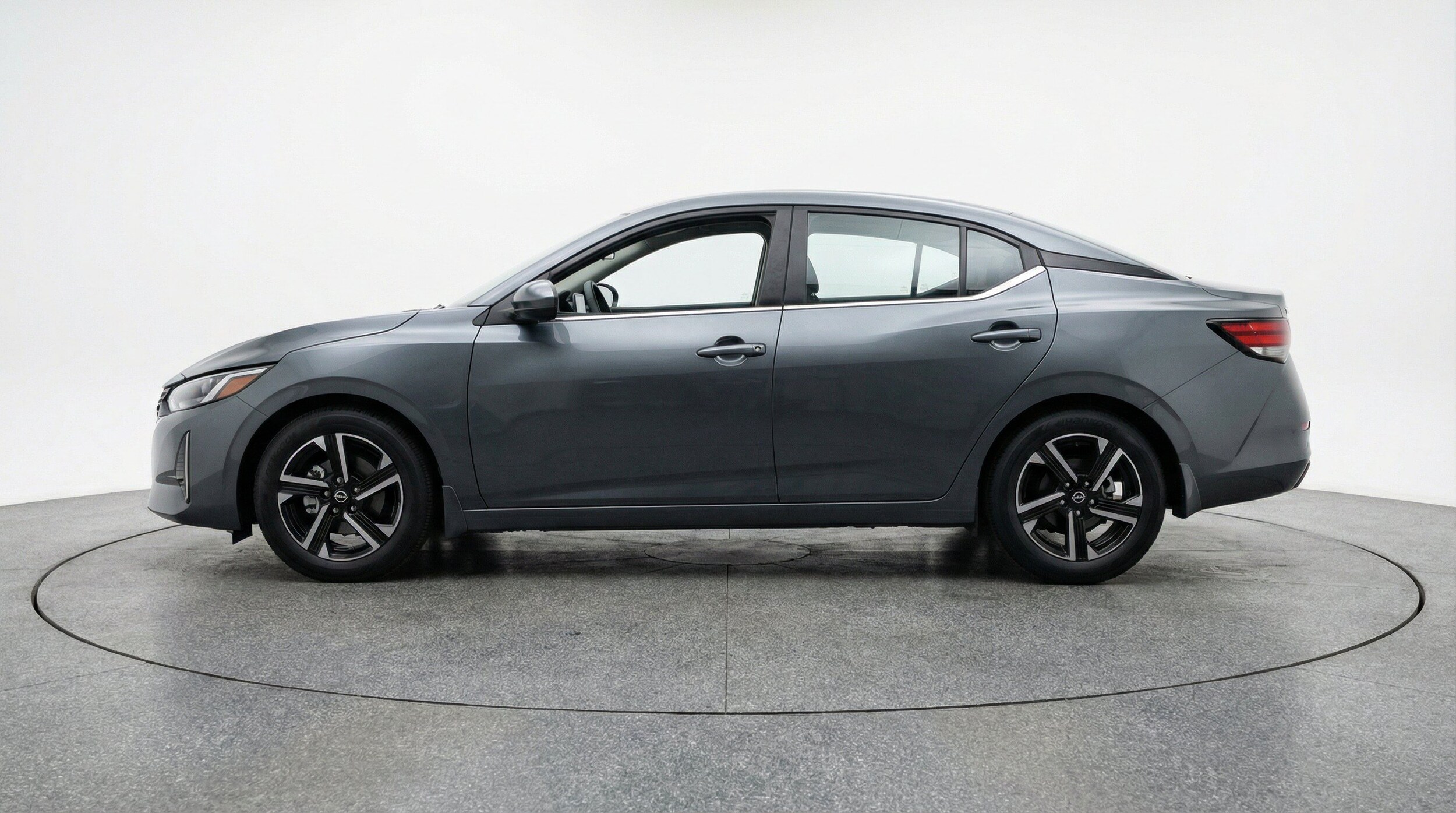 Thumbnail: 2025 Nissan Sentra - 5