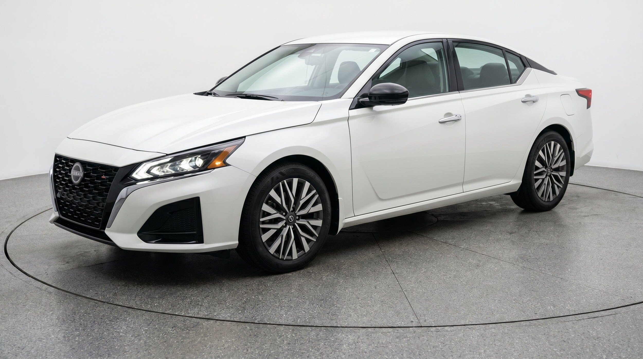 Thumbnail: 2025 Nissan Altima - 3