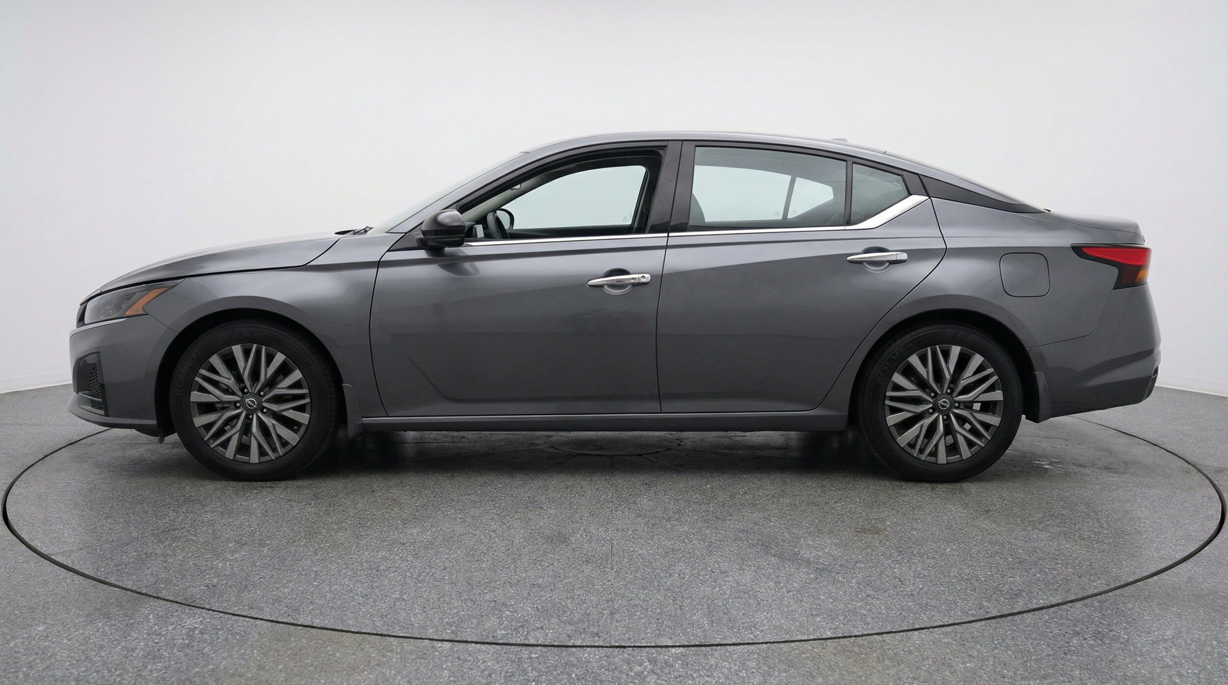 Thumbnail: 2025 Nissan Altima - 5