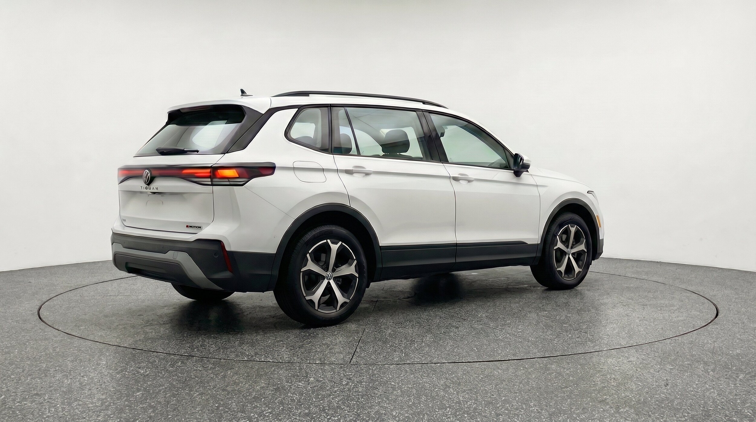 Thumbnail: 2026 Volkswagen Tiguan - 9