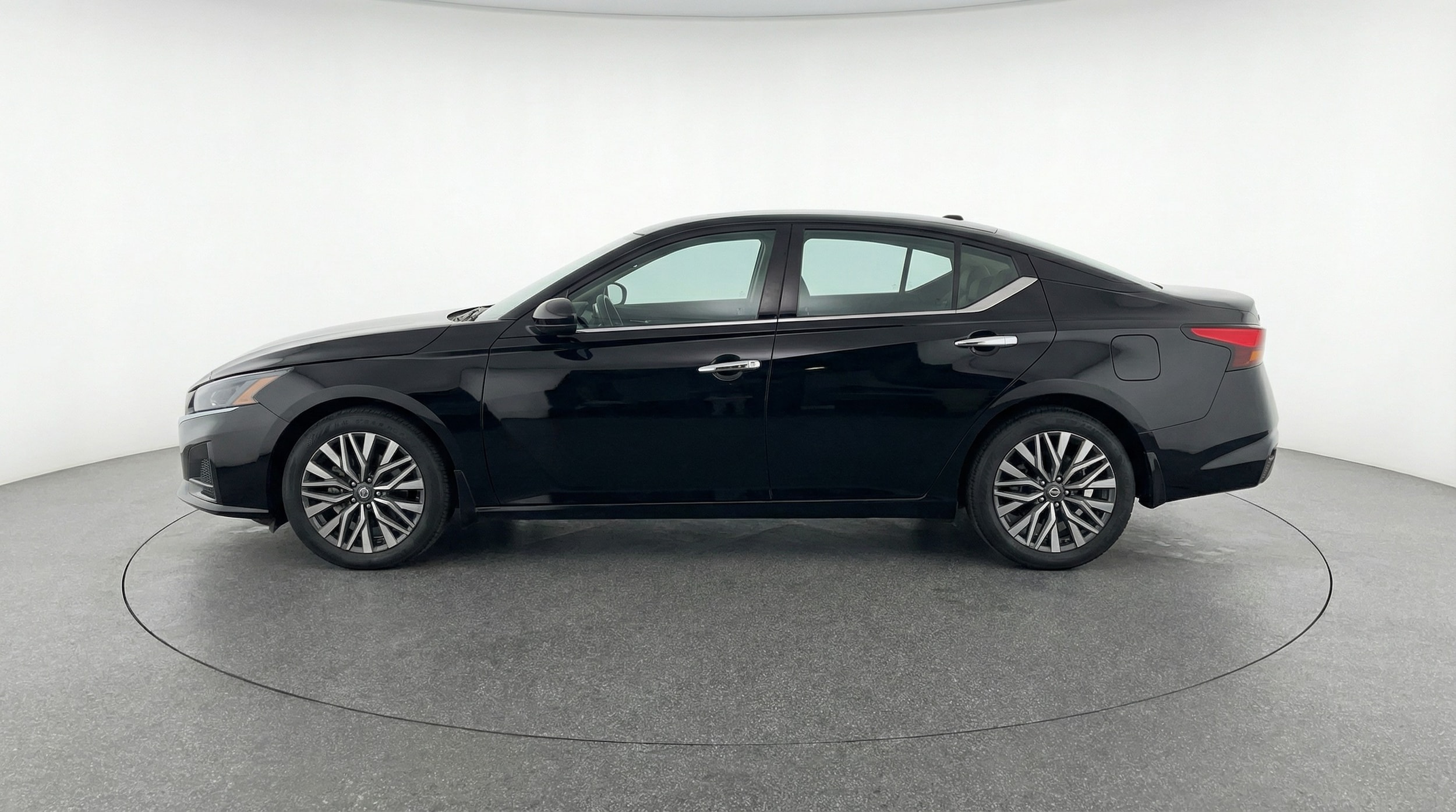 Thumbnail: 2025 Nissan Altima - 4