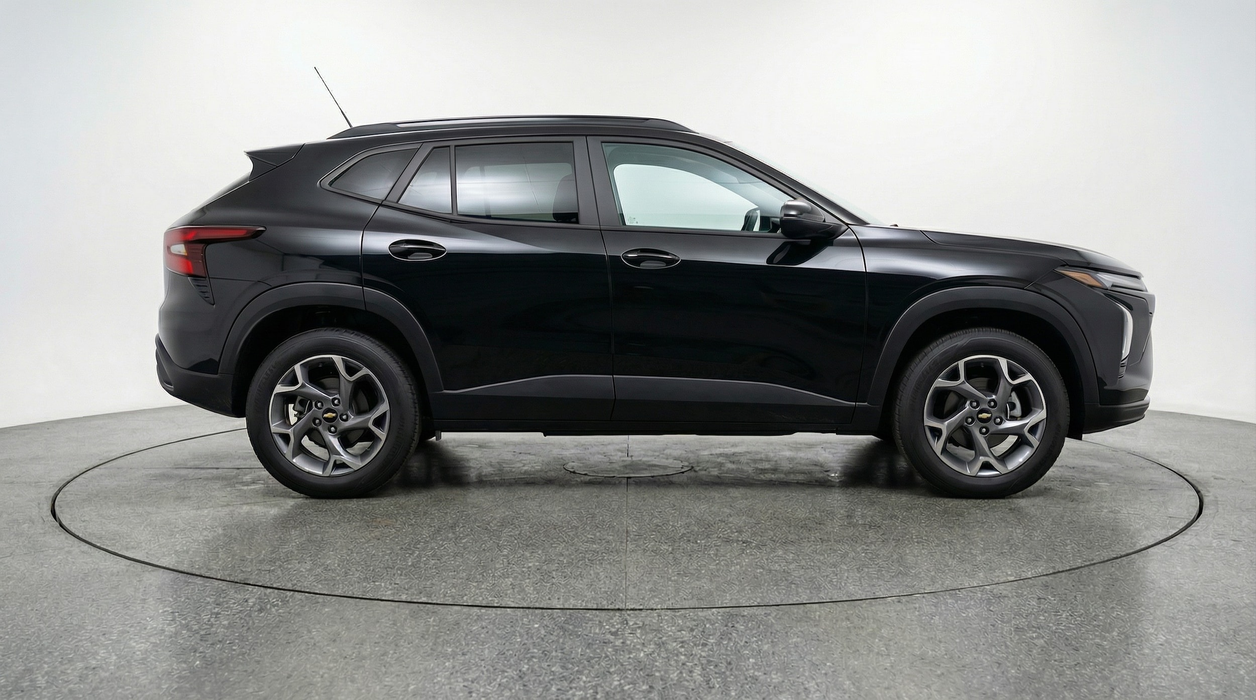 Thumbnail: 2025 Chevrolet Trax - 8