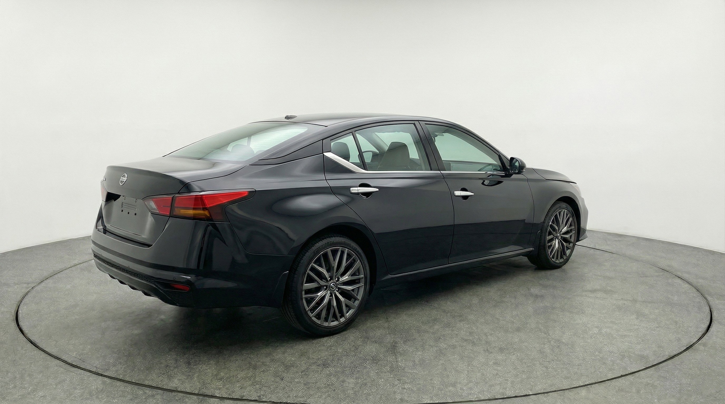 Thumbnail: 2025 Nissan Altima - 9