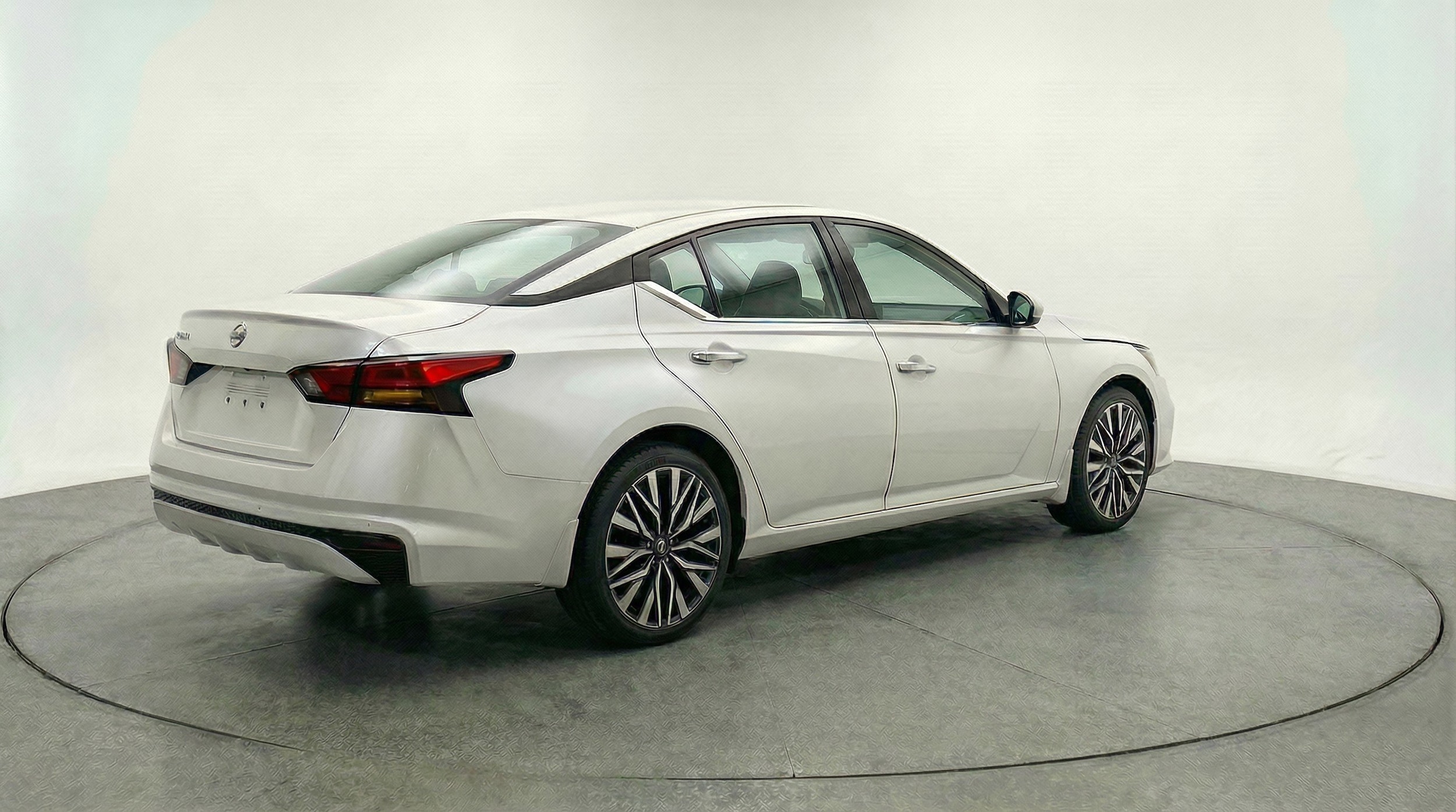 Thumbnail: 2025 Nissan Altima - 9