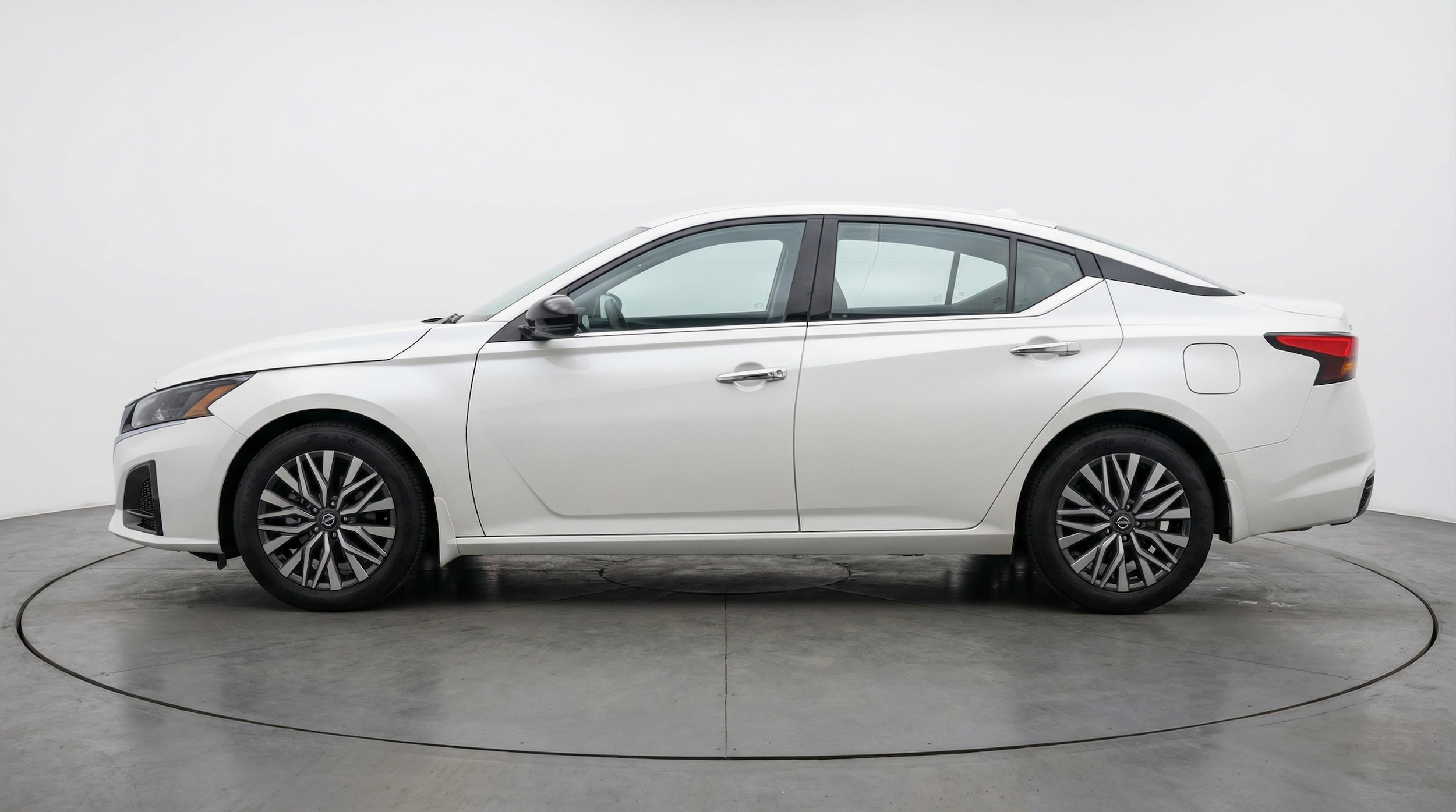 Thumbnail: 2025 Nissan Altima - 4